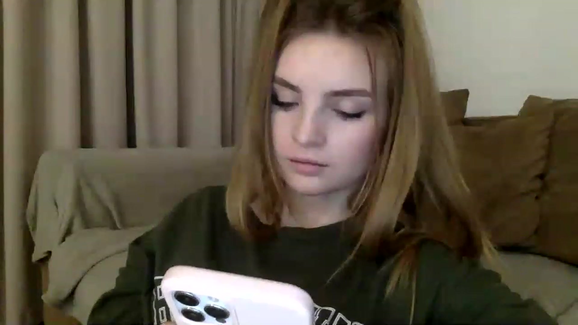 Gallery image thumbnail from Killler__here's myfreecams stream on, 01/08/2023, 18:52 image 20 of 20