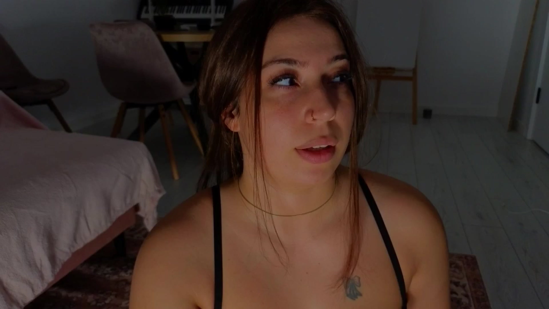 Gallery image thumbnail from KimArts's myfreecams stream on, 03/10/2025, 17:45 image 20 of 20