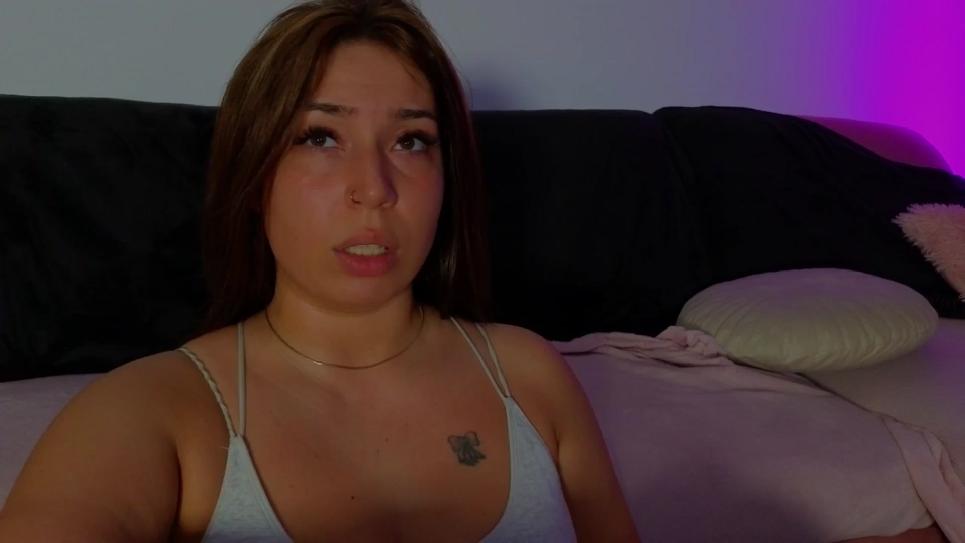 Gallery image thumbnail from KimArts's myfreecams stream on, 03/13/2025, 24:45 image 20 of 20