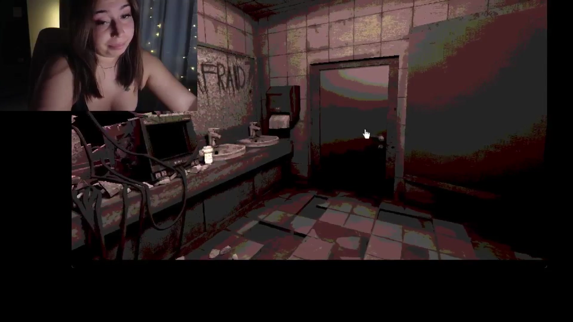 Gallery image thumbnail from KimArts's myfreecams stream on, 03/19/2025, 22:47 image 15 of 20
