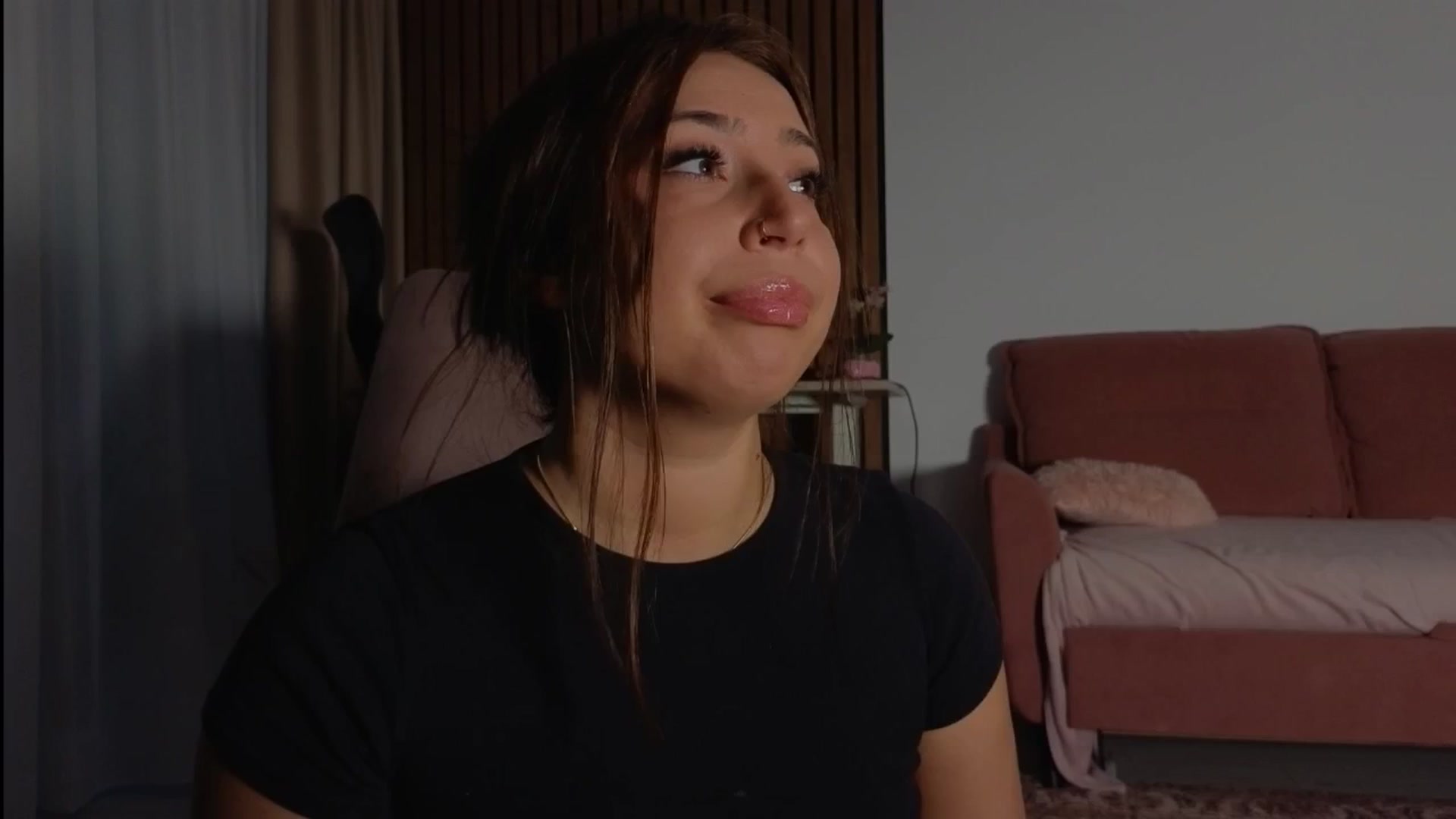Gallery image thumbnail from KimArts's myfreecams stream on, 03/22/2025, 18:07 image 12 of 20
