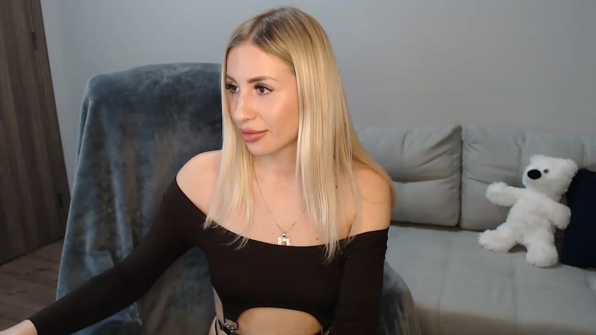 Gallery image thumbnail from KimKalash's myfreecams stream on, 12/04/2022, 13:42 image 9 of 20