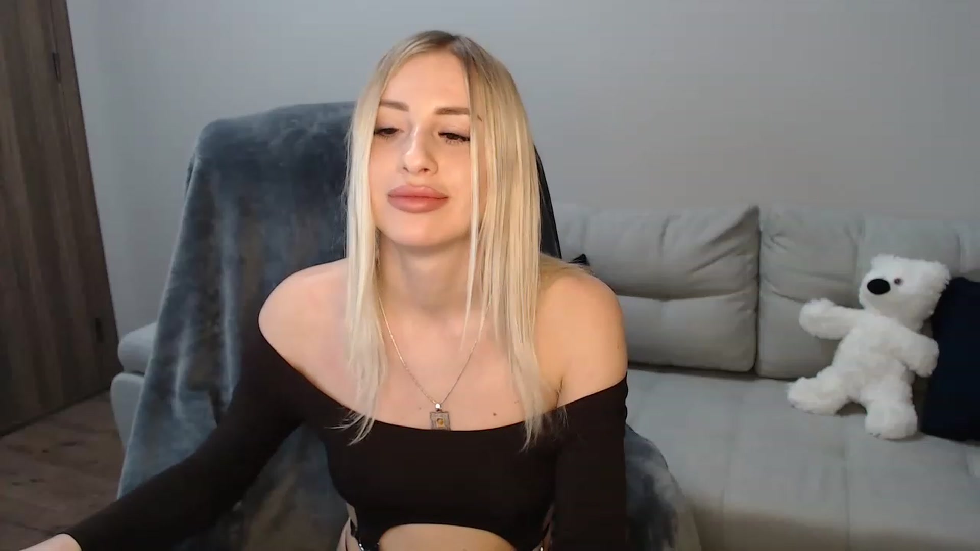 Gallery image thumbnail from KimKalash's myfreecams stream on, 12/04/2022, 13:42 image 6 of 20
