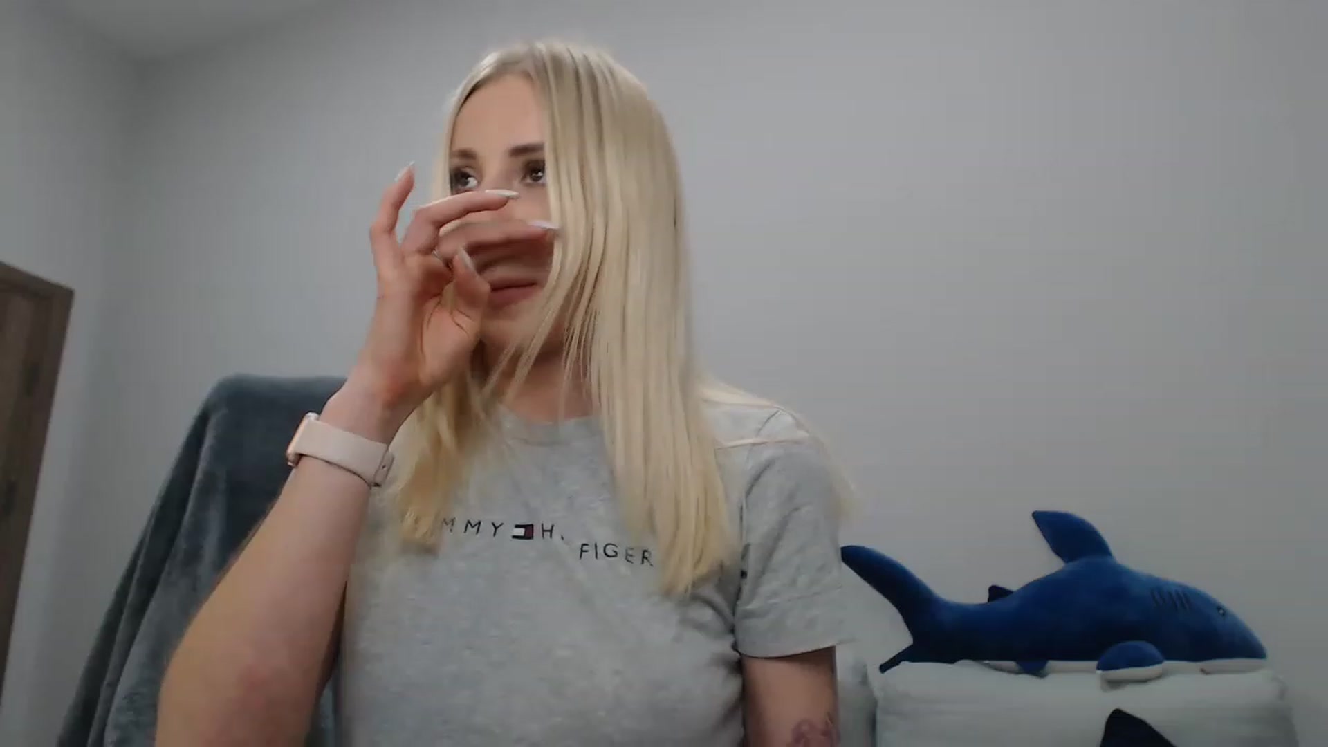 Gallery image thumbnail from KimKalash's myfreecams stream on, 01/06/2023, 13:28 image 11 of 20