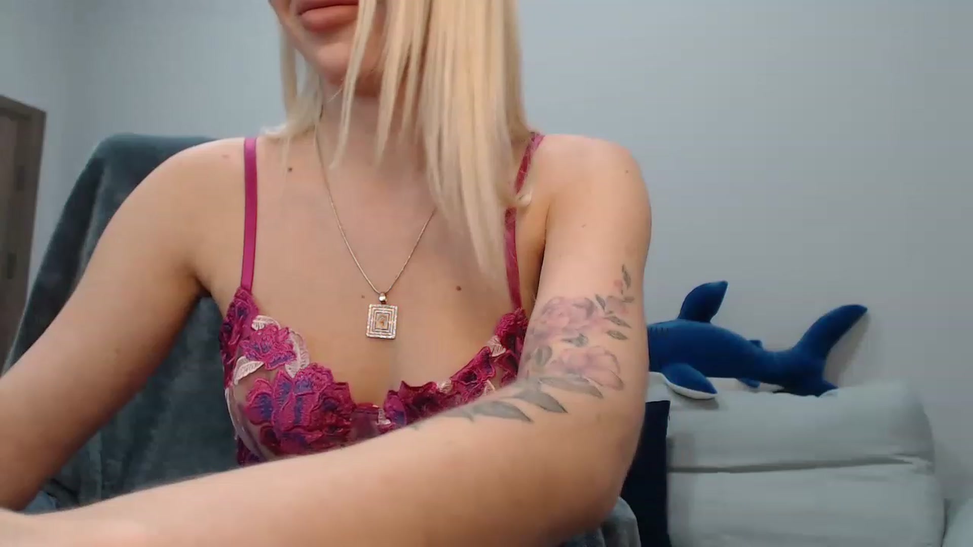 Gallery image thumbnail from KimKalash's myfreecams stream on, 01/08/2023, 13:46 image 10 of 20
