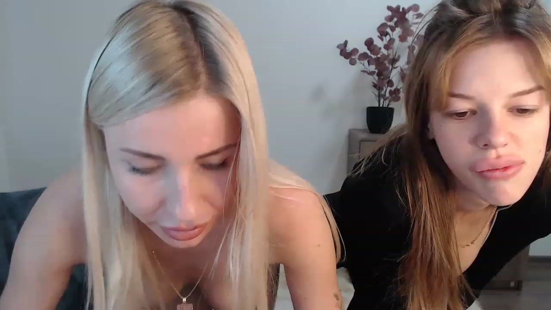 Gallery image thumbnail from KimKalash's myfreecams stream on, 01/23/2023, 12:46 image 19 of 20