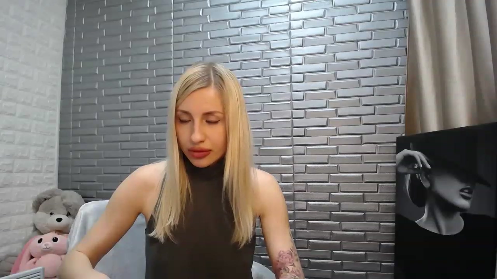 Gallery image thumbnail from KimKalash's myfreecams stream on, 02/20/2023, 14:12 image 20 of 20