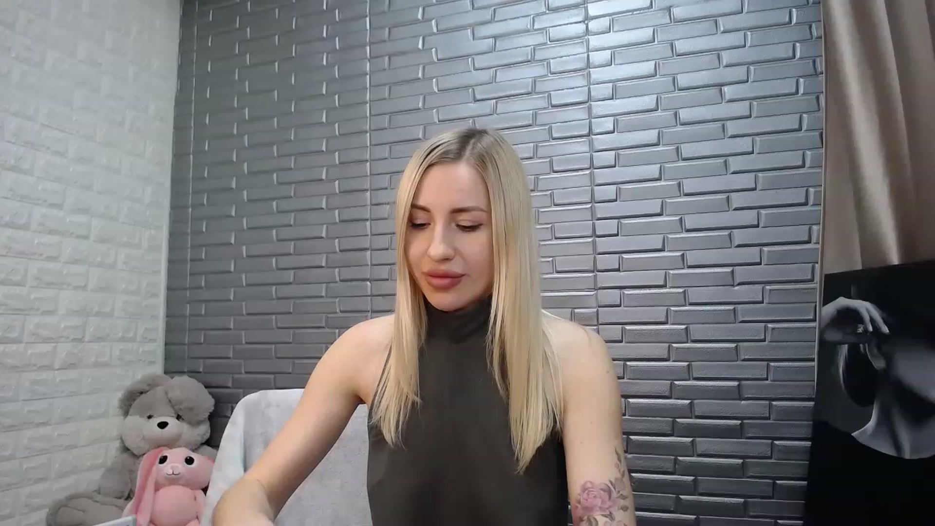 Gallery image thumbnail from KimKalash's myfreecams stream on, 02/28/2023, 12:46 image 5 of 20