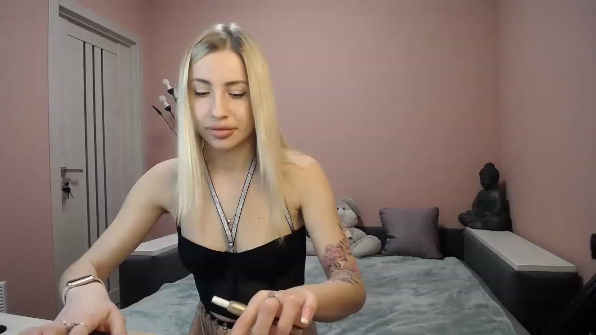 Gallery image thumbnail from KimKalash's myfreecams stream on, 03/18/2023, 10:29 image 3 of 20