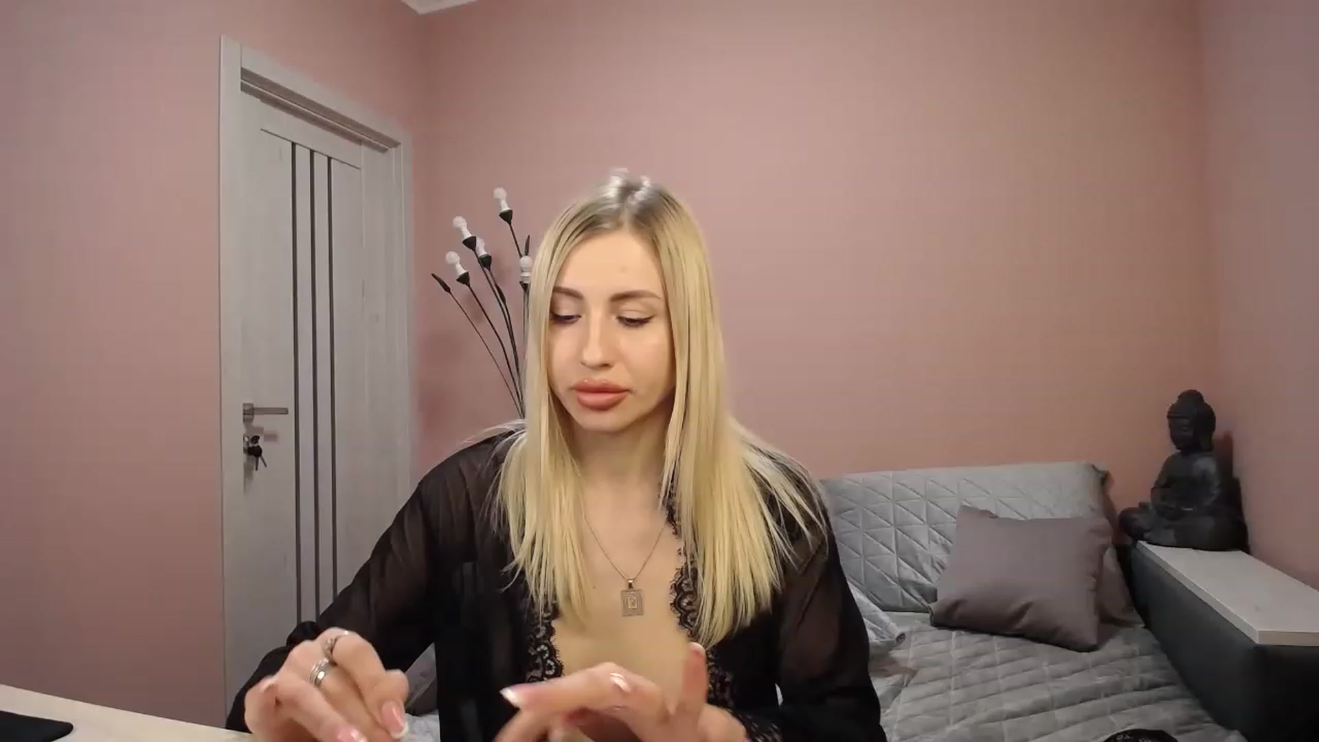 Gallery image thumbnail from KimKalash's myfreecams stream on, 03/19/2023, 14:09 image 19 of 20