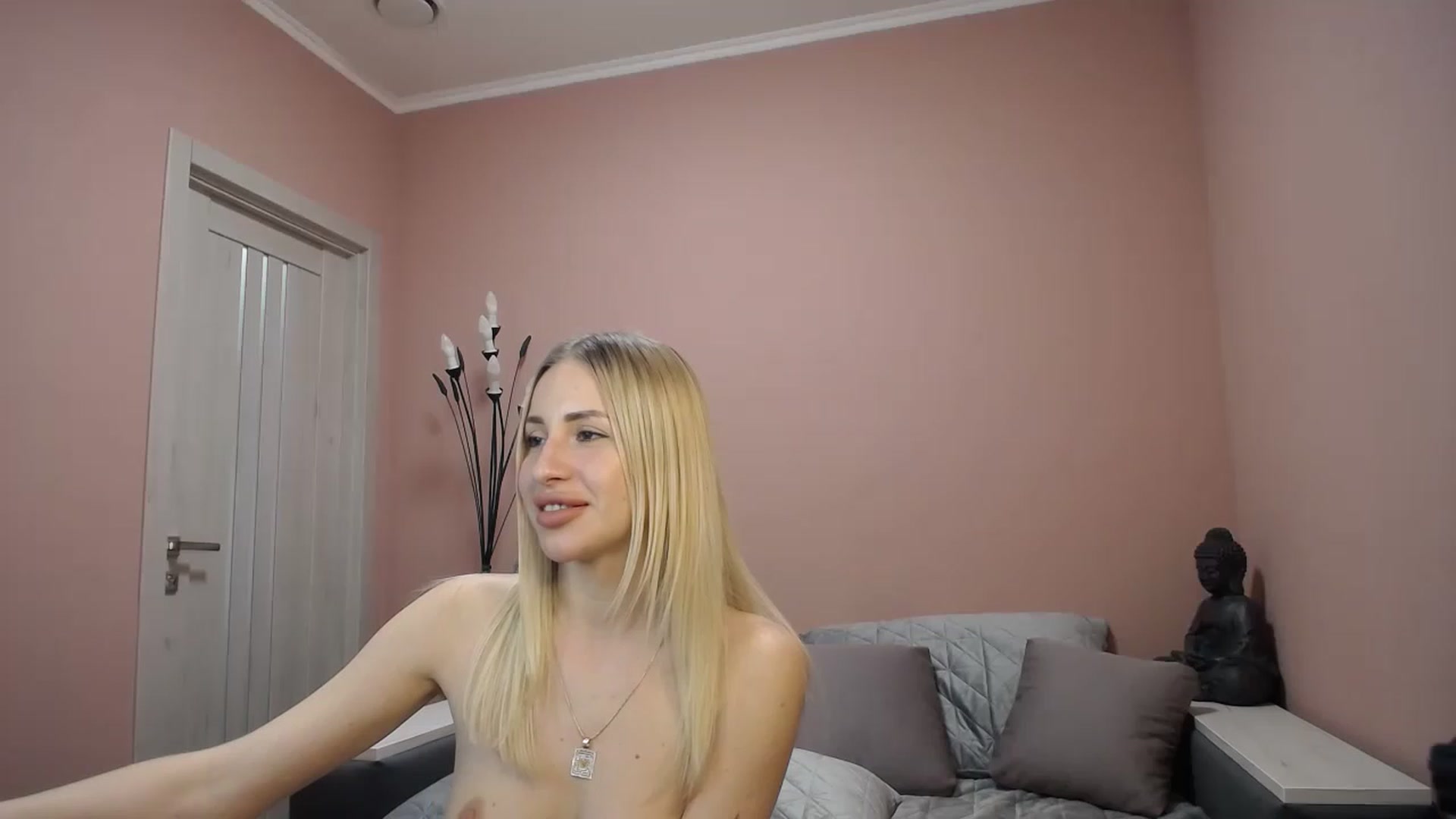 Gallery image thumbnail from KimKalash's myfreecams stream on, 04/05/2023, 12:10 image 11 of 20