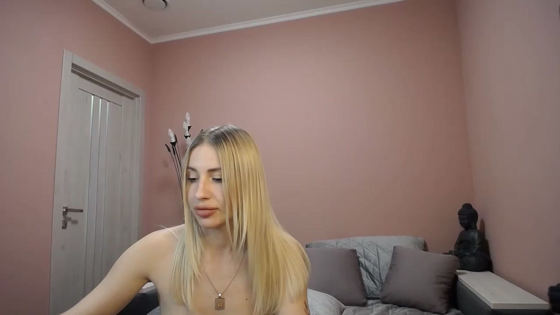 Gallery image thumbnail from KimKalash's myfreecams stream on, 04/05/2023, 12:10 image 8 of 20