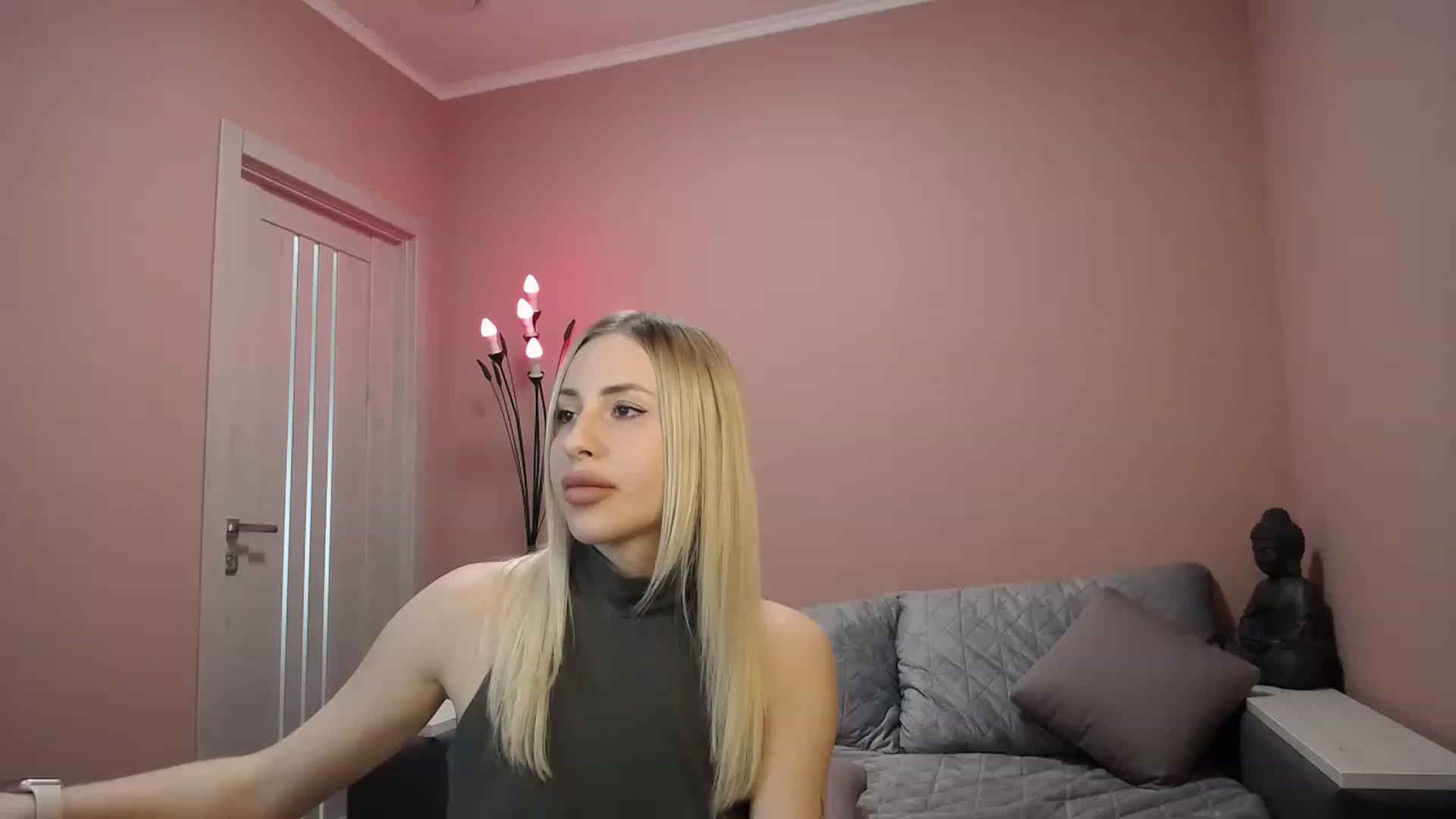 Gallery image thumbnail from KimKalash's myfreecams stream on, 04/08/2023, 12:49 image 8 of 20