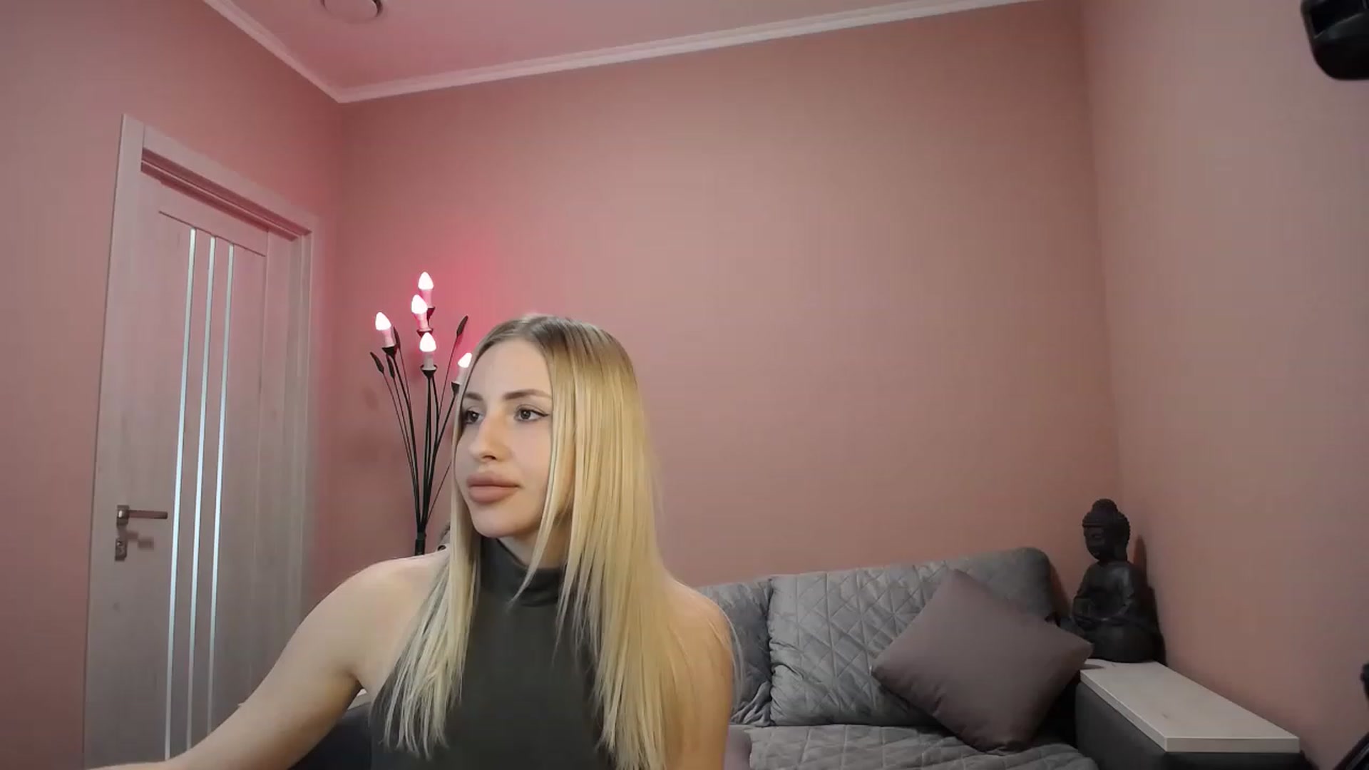 Gallery image thumbnail from KimKalash's myfreecams stream on, 04/08/2023, 12:49 image 14 of 20