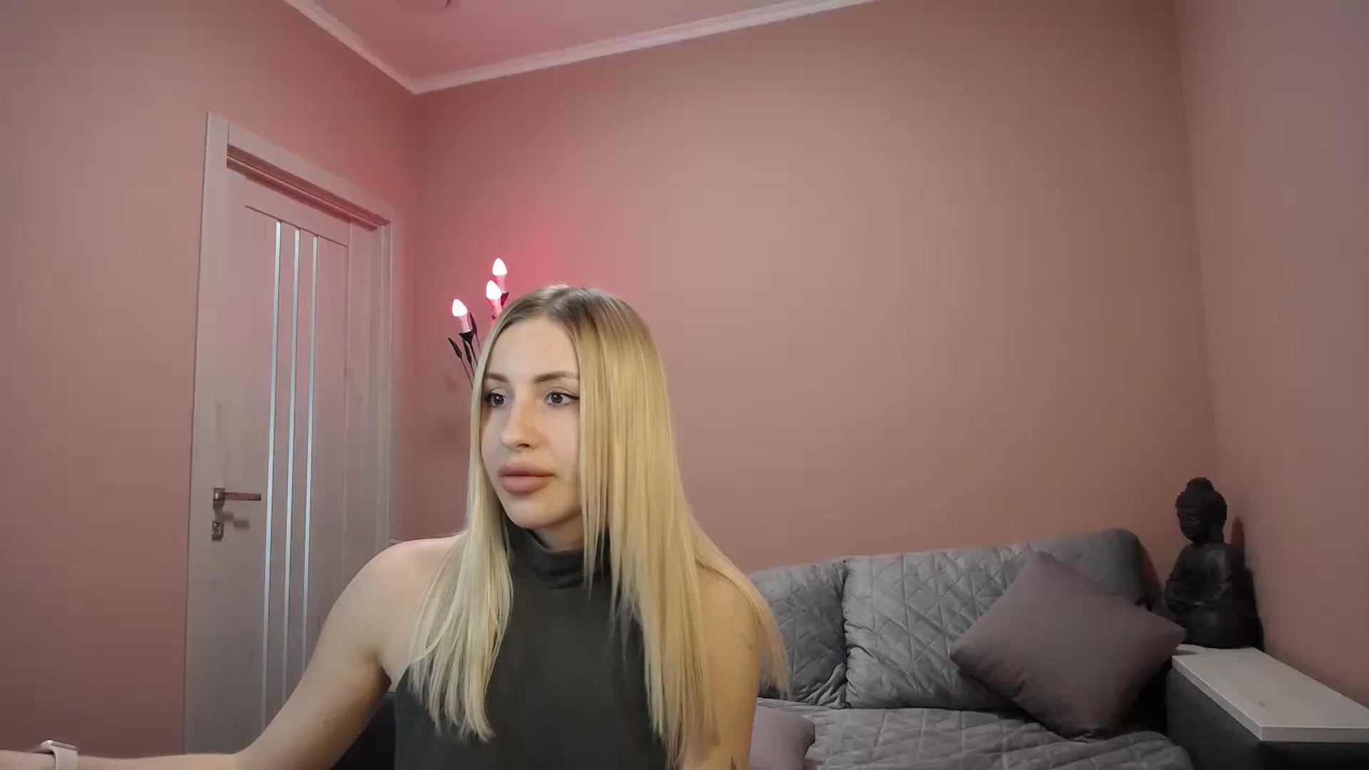 Gallery image thumbnail from KimKalash's myfreecams stream on, 04/08/2023, 12:49 image 6 of 20