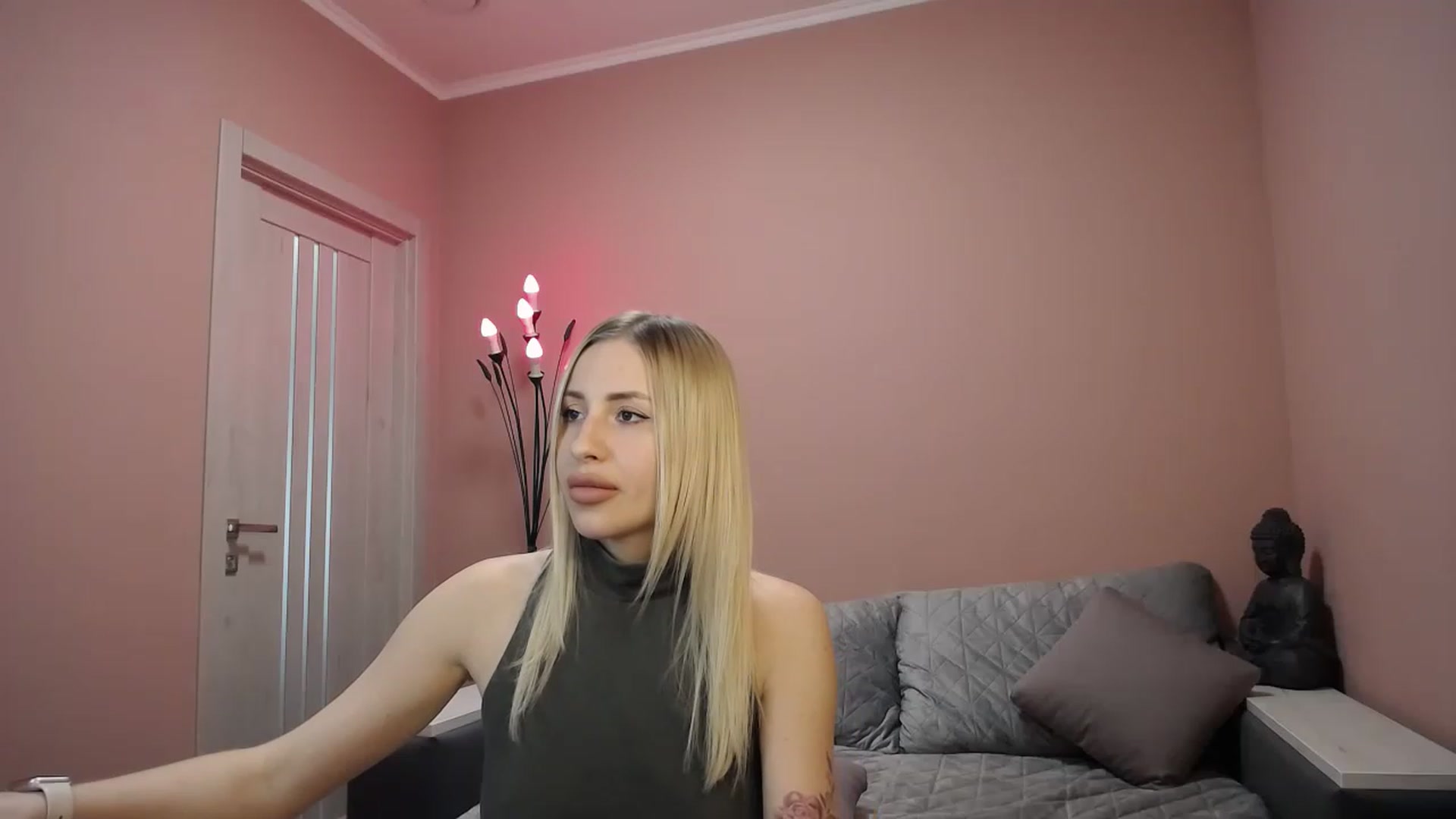 Gallery image thumbnail from KimKalash's myfreecams stream on, 04/08/2023, 12:49 image 3 of 20