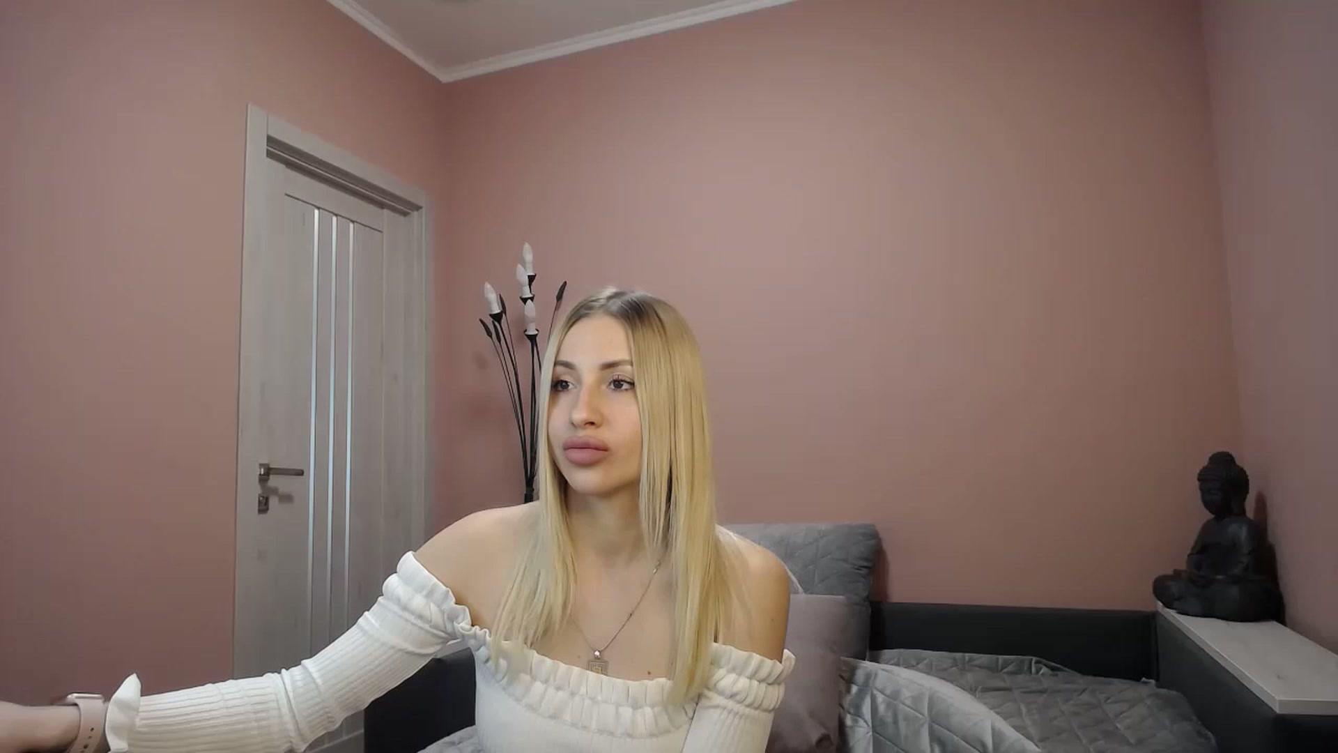 Gallery image thumbnail from KimKalash's myfreecams stream on, 04/09/2023, 10:09 image 7 of 20