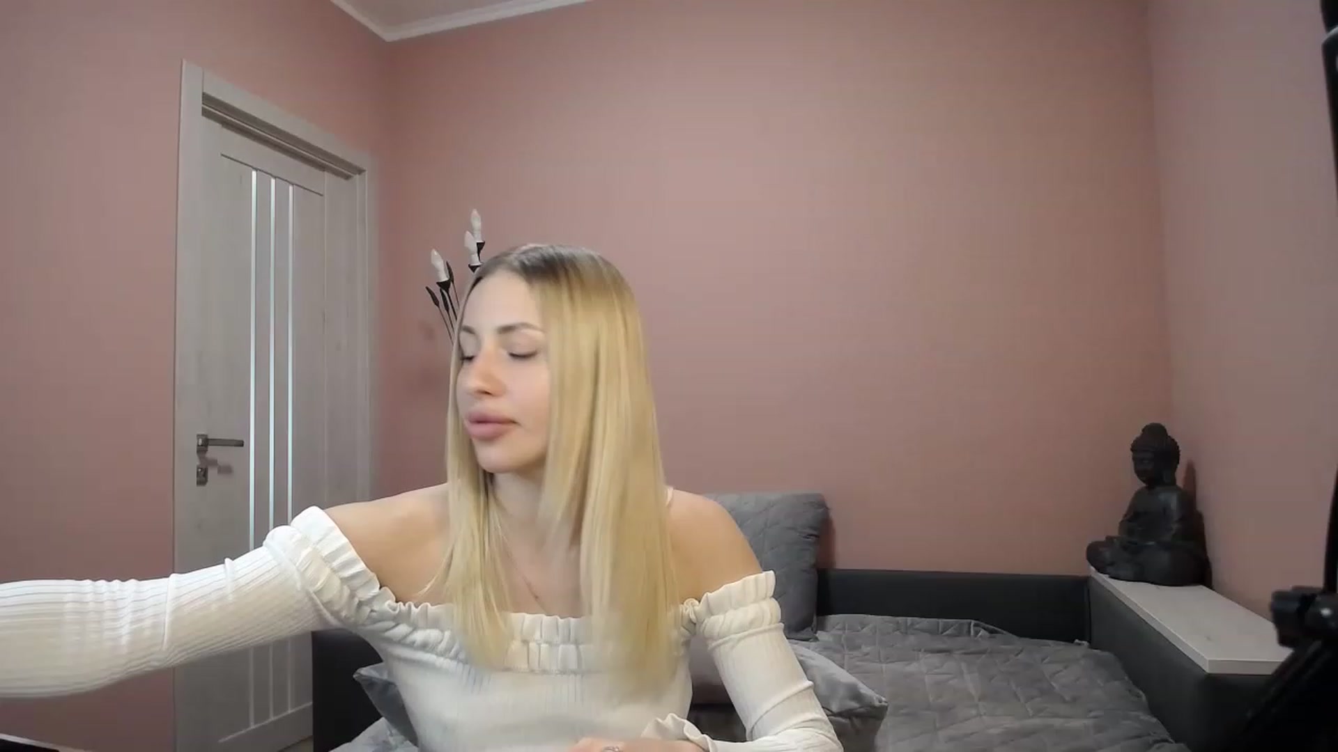 Gallery image thumbnail from KimKalash's myfreecams stream on, 04/09/2023, 13:21 image 11 of 20