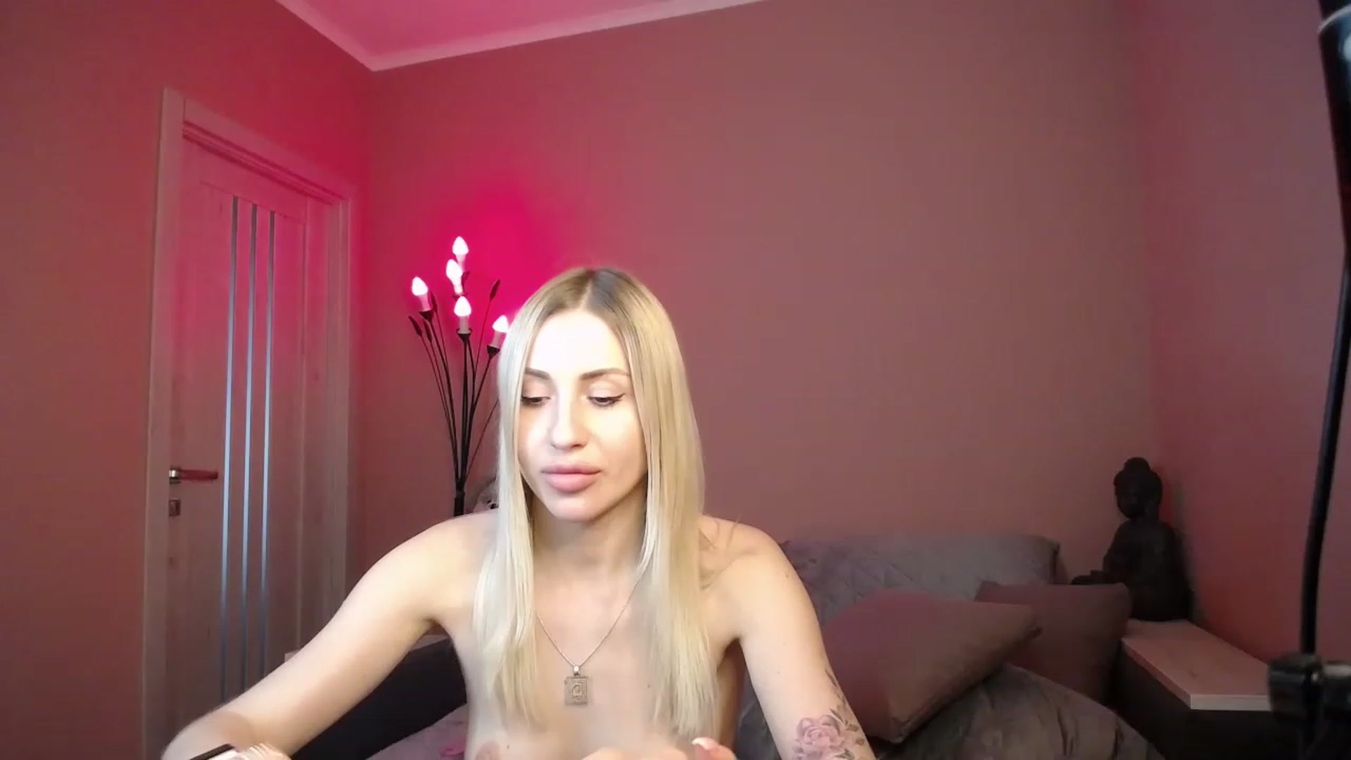 Gallery image thumbnail from KimKalash's myfreecams stream on, 04/12/2023, 11:27 image 19 of 20