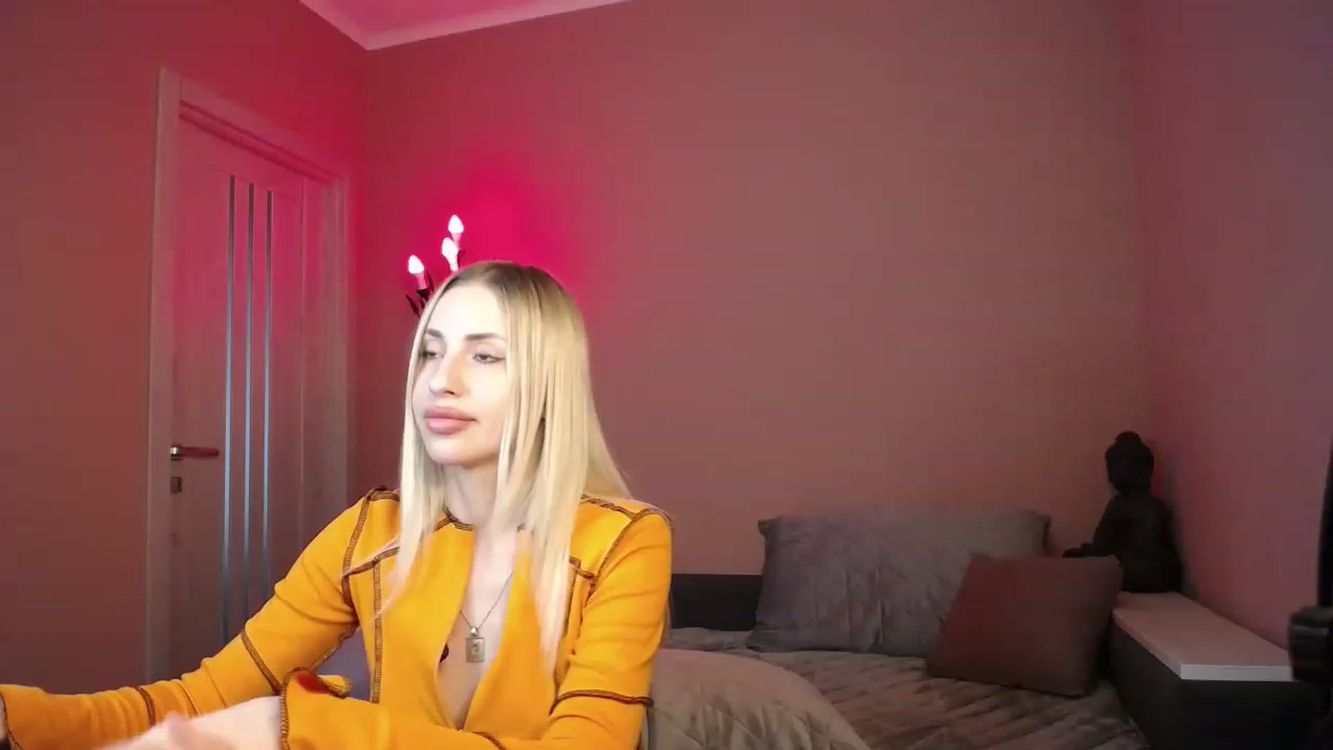 Gallery image thumbnail from KimKalash's myfreecams stream on, 04/12/2023, 12:34 image 18 of 20