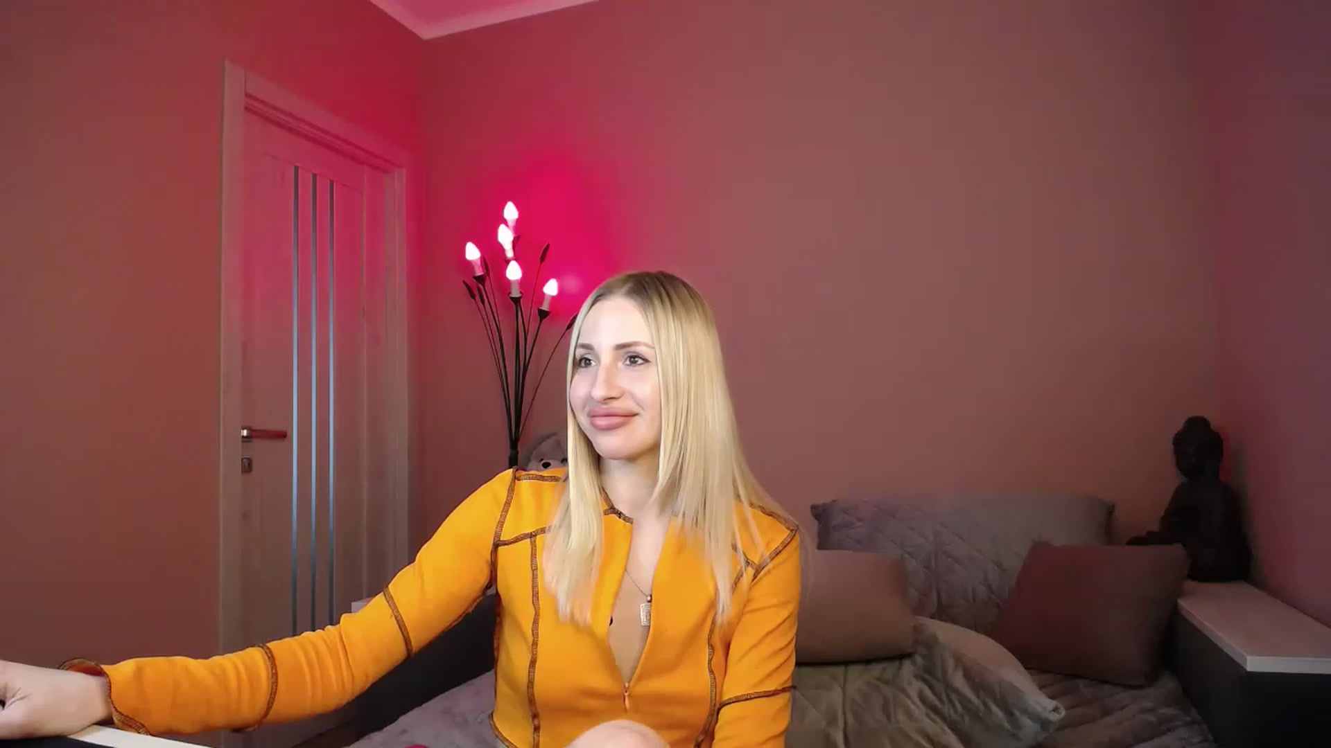 Gallery image thumbnail from KimKalash's myfreecams stream on, 04/12/2023, 13:00 image 5 of 20