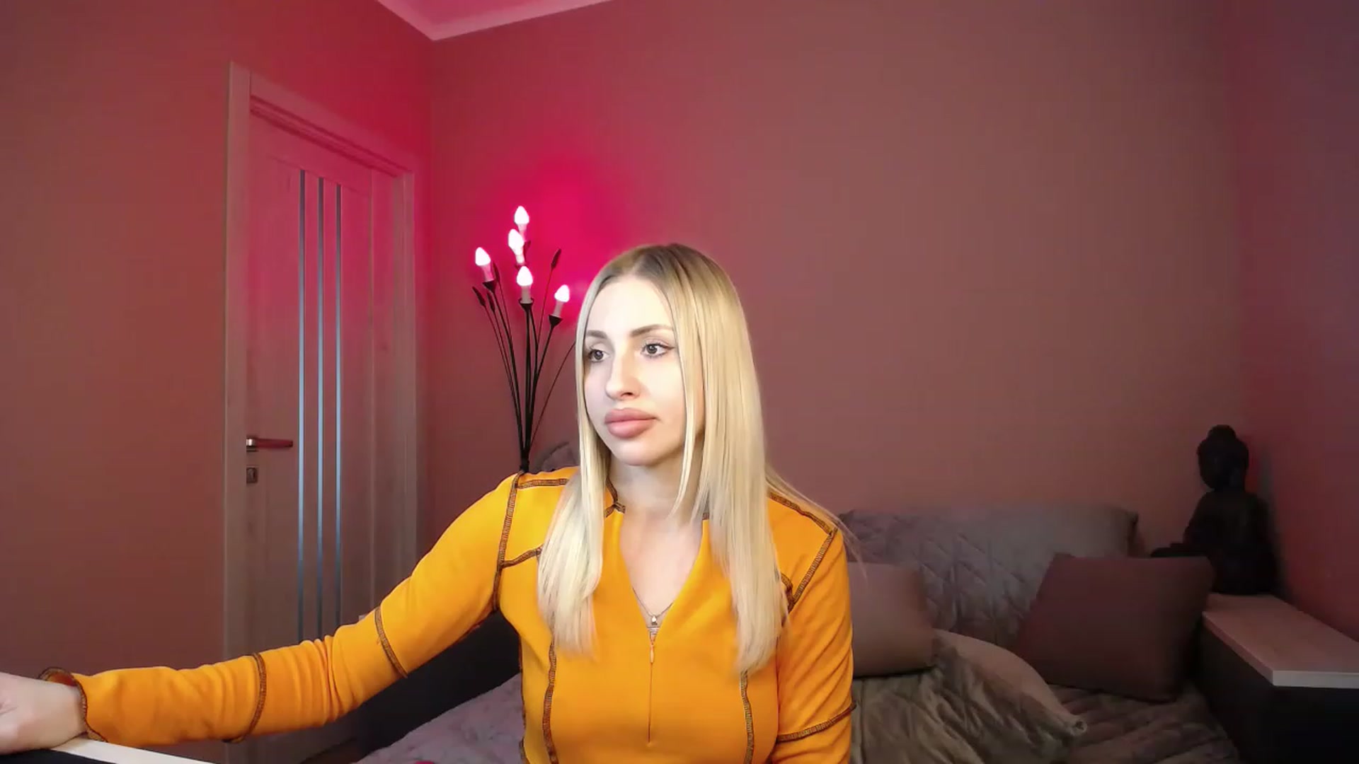 Gallery image thumbnail from KimKalash's myfreecams stream on, 04/12/2023, 13:00 image 2 of 20