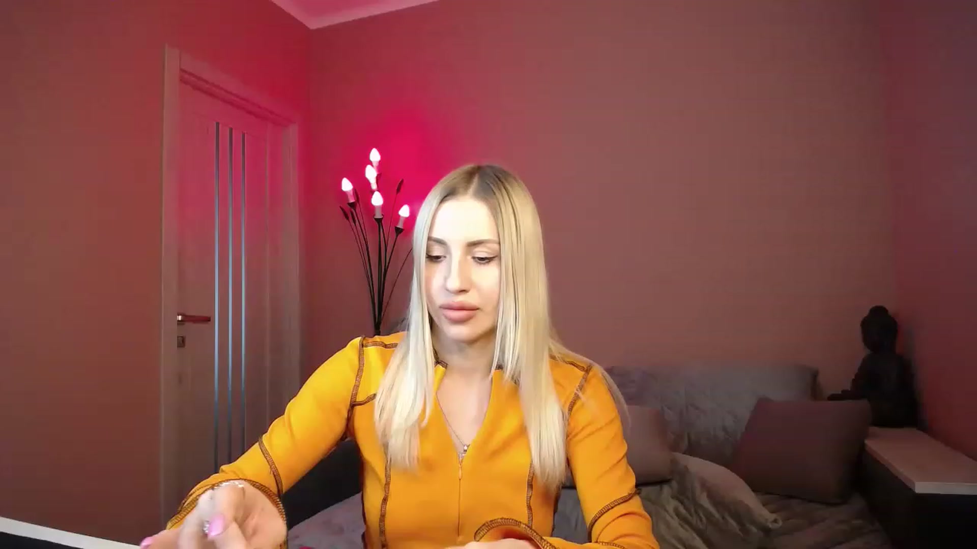 Gallery image thumbnail from KimKalash's myfreecams stream on, 04/12/2023, 13:00 image 1 of 20