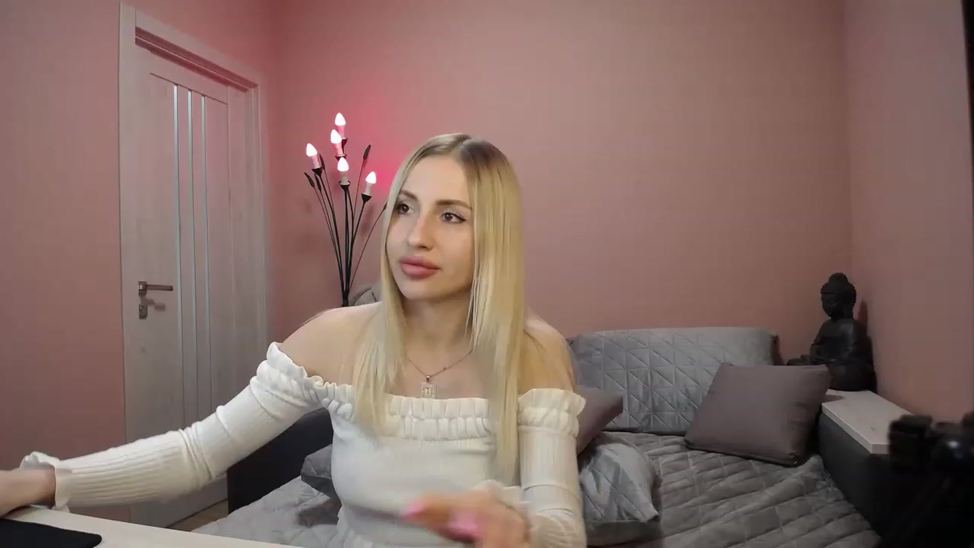 Gallery image thumbnail from KimKalash's myfreecams stream on, 04/14/2023, 12:07 image 13 of 20