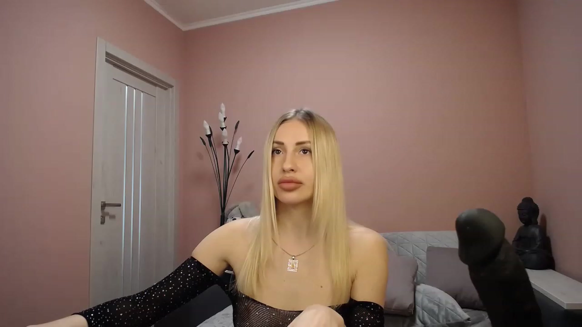 Gallery image thumbnail from KimKalash's myfreecams stream on, 04/17/2023, 09:13 image 13 of 20