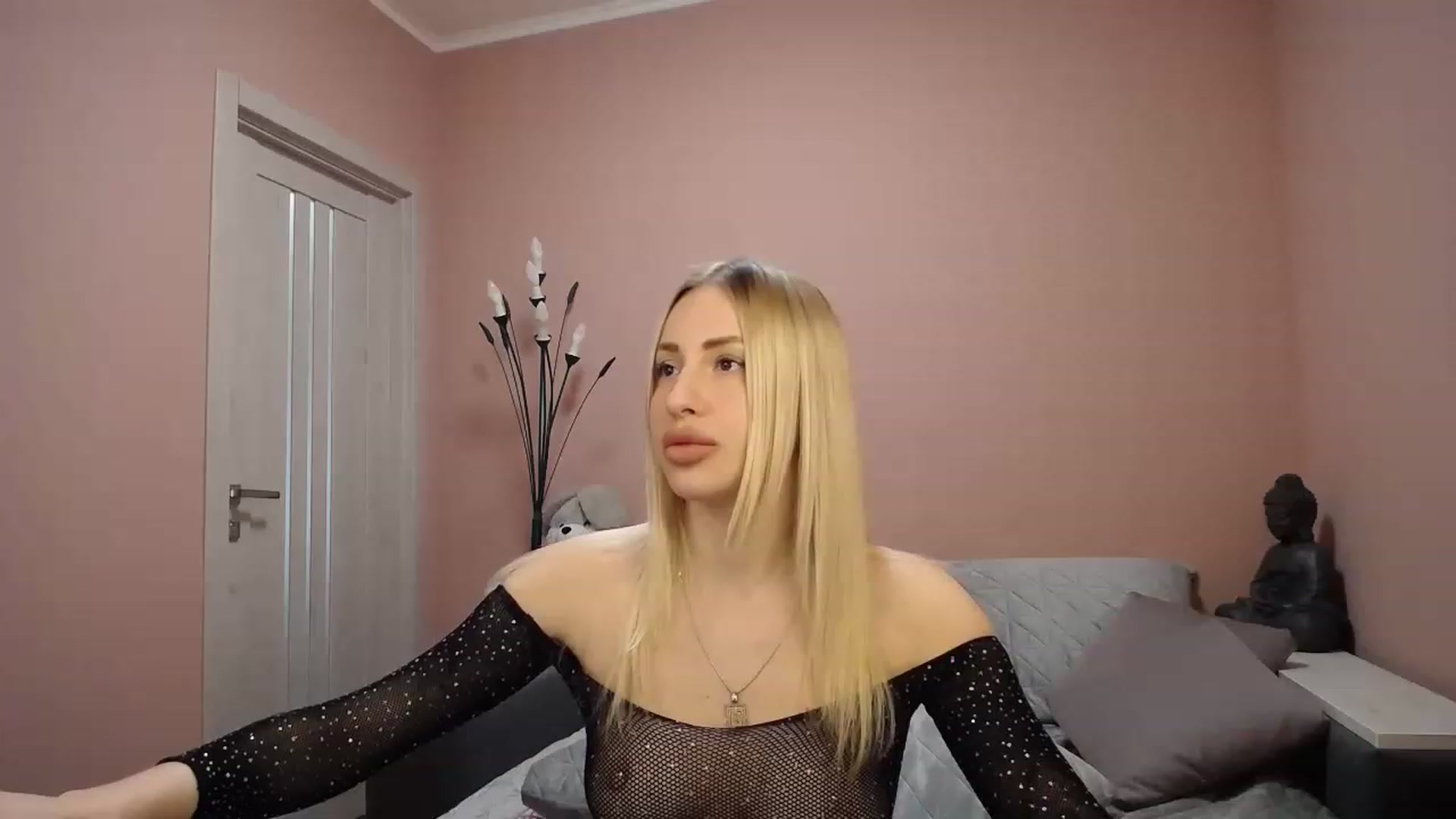 Gallery image thumbnail from KimKalash's myfreecams stream on, 04/17/2023, 09:59 image 1 of 20