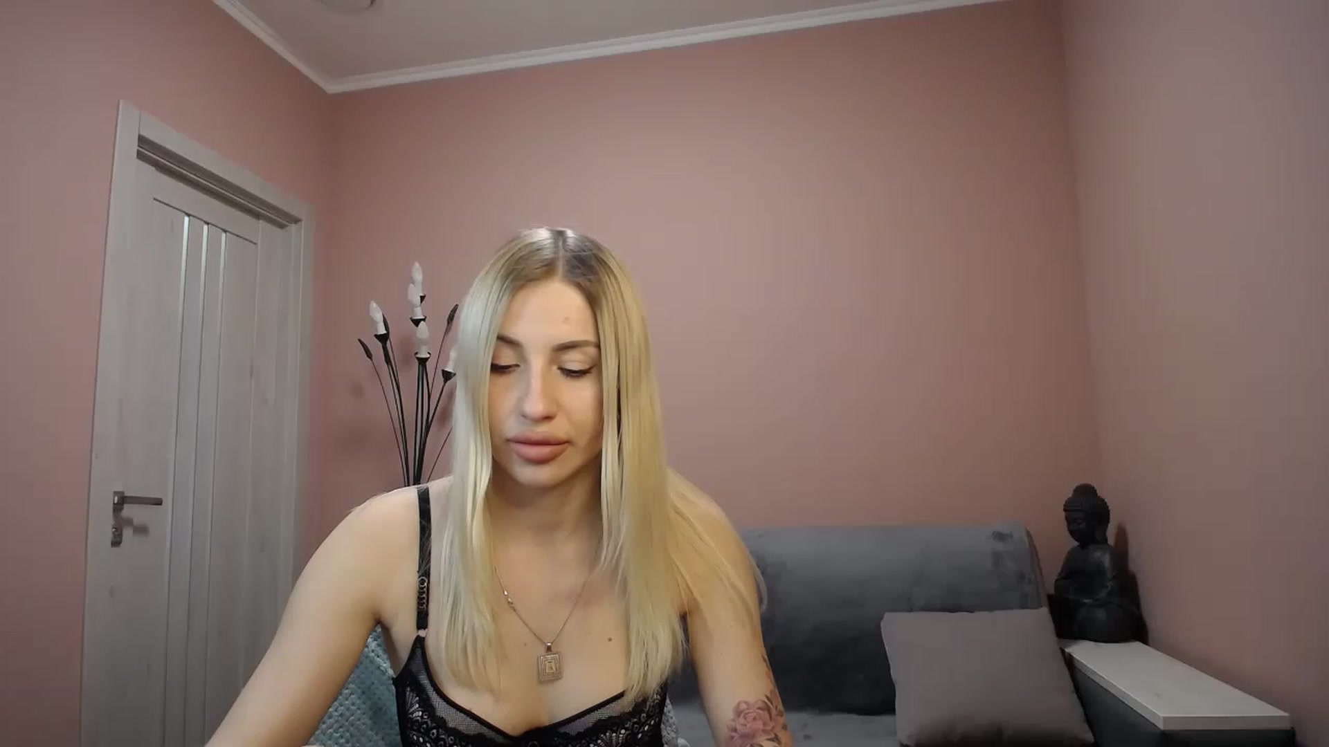 Gallery image thumbnail from KimKalash's myfreecams stream on, 04/21/2023, 11:43 image 3 of 20