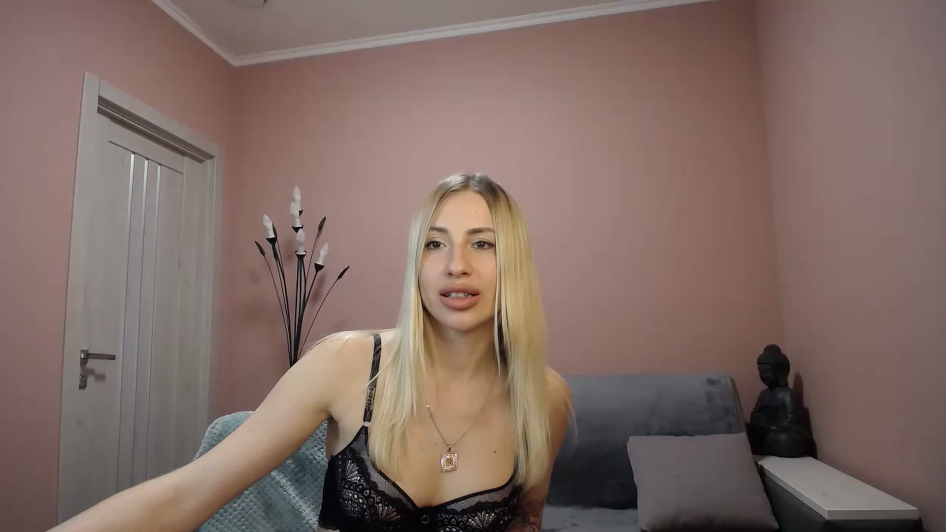 Gallery image thumbnail from KimKalash's myfreecams stream on, 04/21/2023, 11:43 image 4 of 20