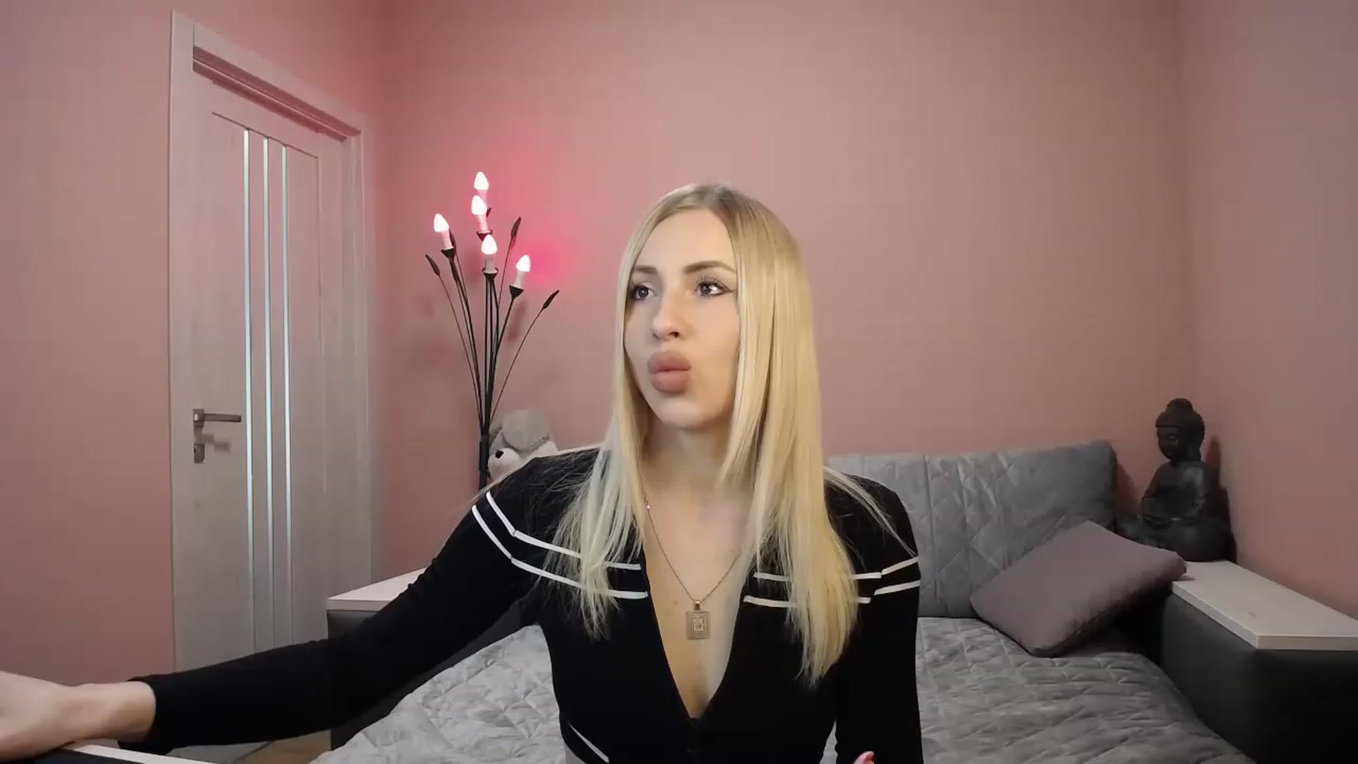 Gallery image thumbnail from KimKalash's myfreecams stream on, 04/24/2023, 08:55 image 2 of 20