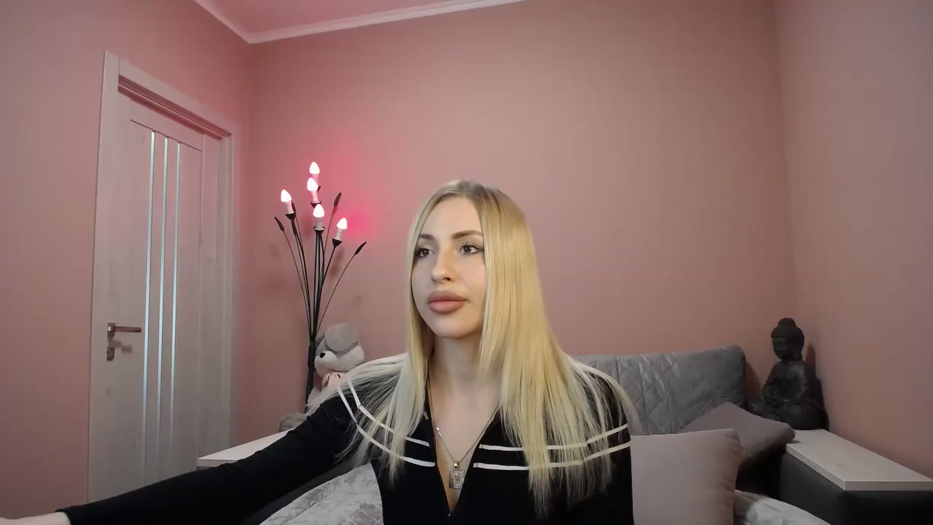 Gallery image thumbnail from KimKalash's myfreecams stream on, 04/24/2023, 12:03 image 12 of 20