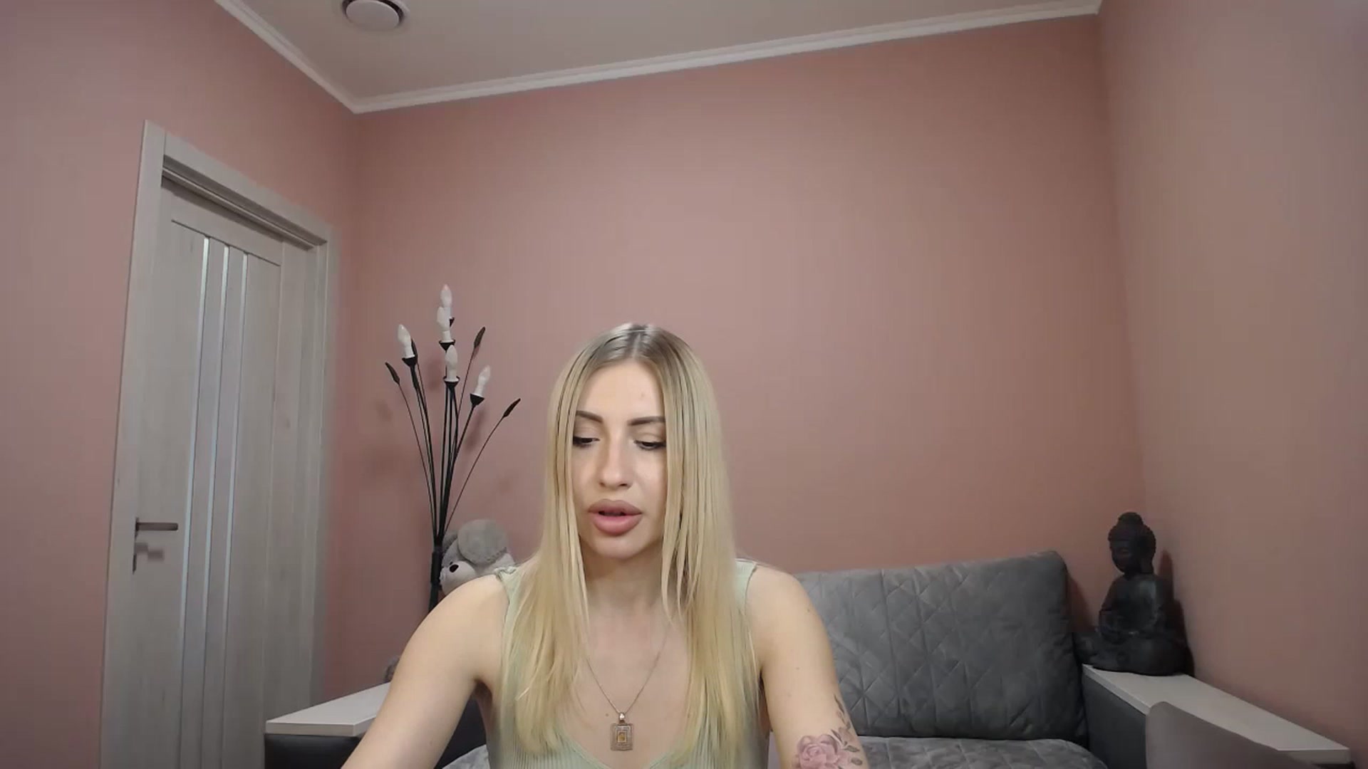 Gallery image thumbnail from KimKalash's myfreecams stream on, 04/28/2023, 09:20 image 19 of 20