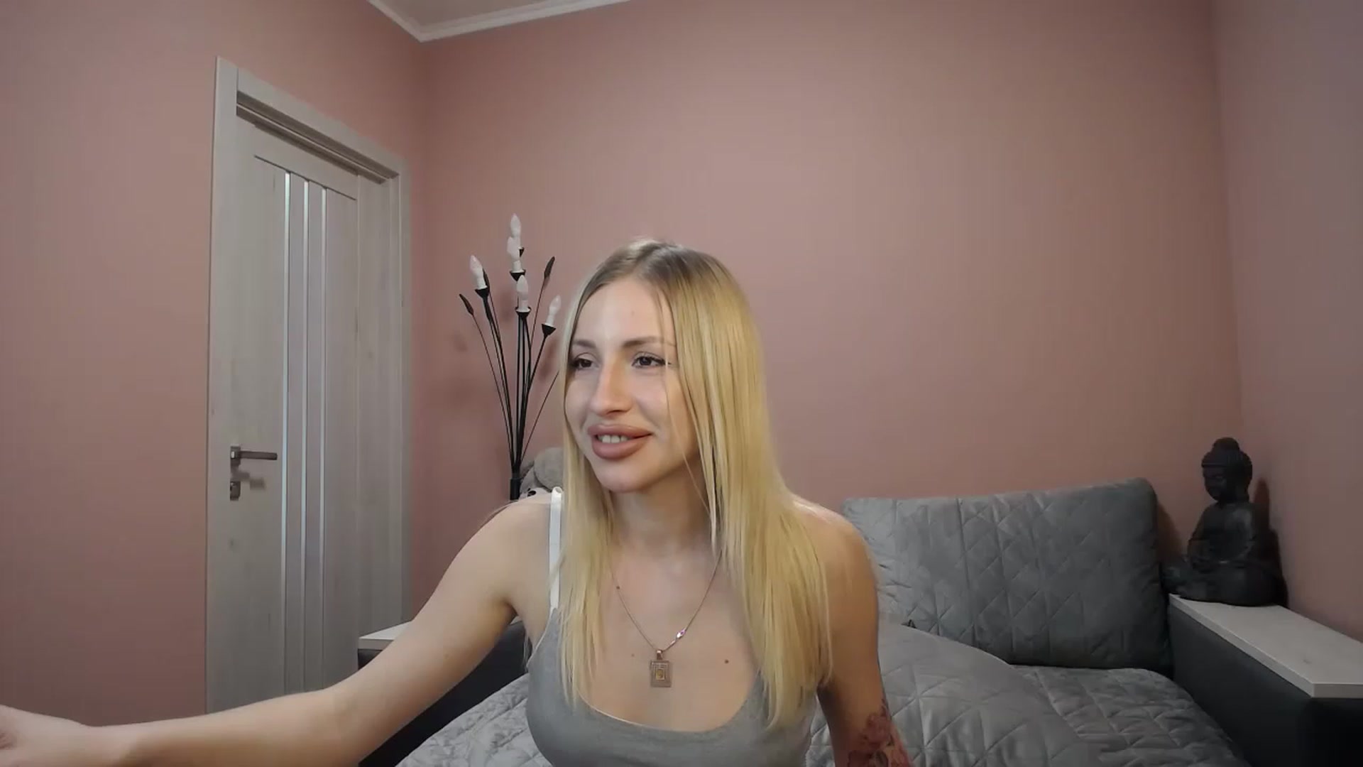 Gallery image thumbnail from KimKalash's myfreecams stream on, 04/29/2023, 11:34 image 16 of 20