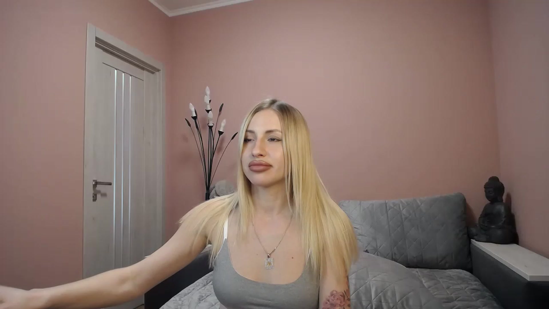 Gallery image thumbnail from KimKalash's myfreecams stream on, 04/29/2023, 11:34 image 18 of 20