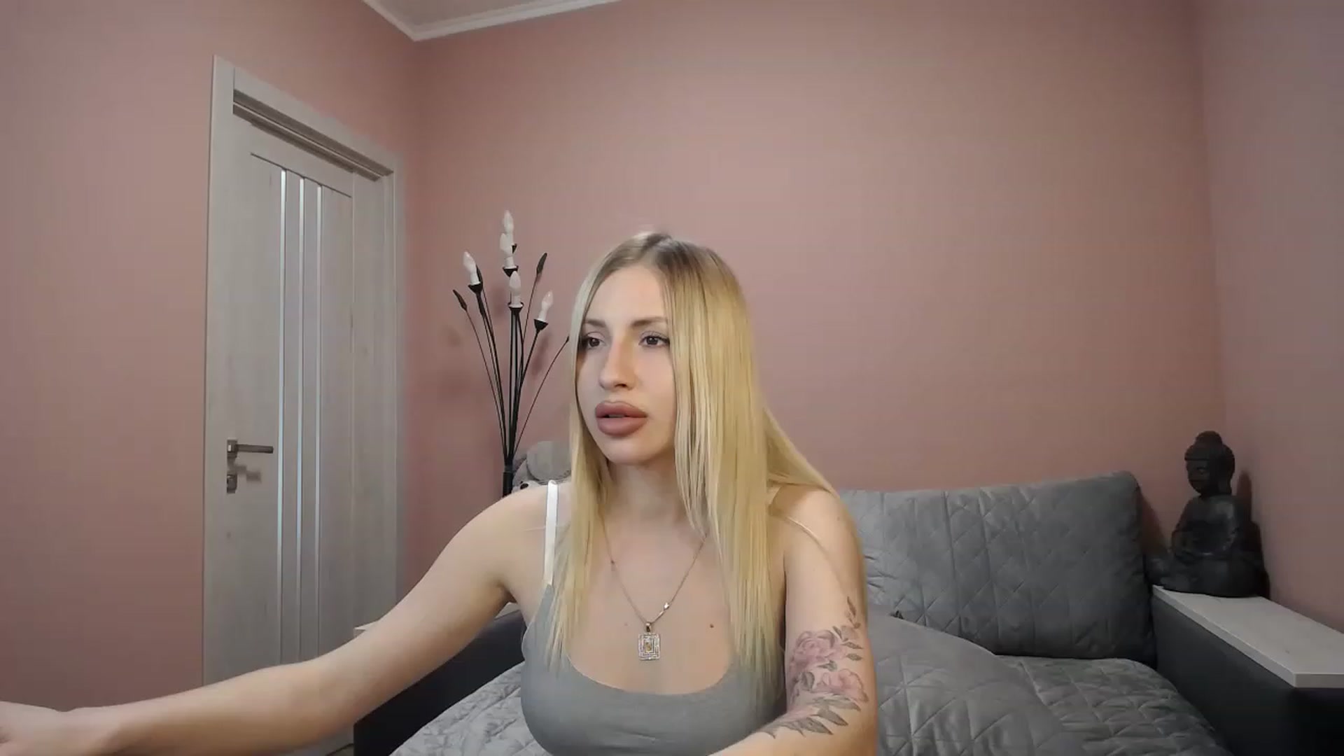 Gallery image thumbnail from KimKalash's myfreecams stream on, 04/29/2023, 11:34 image 17 of 20