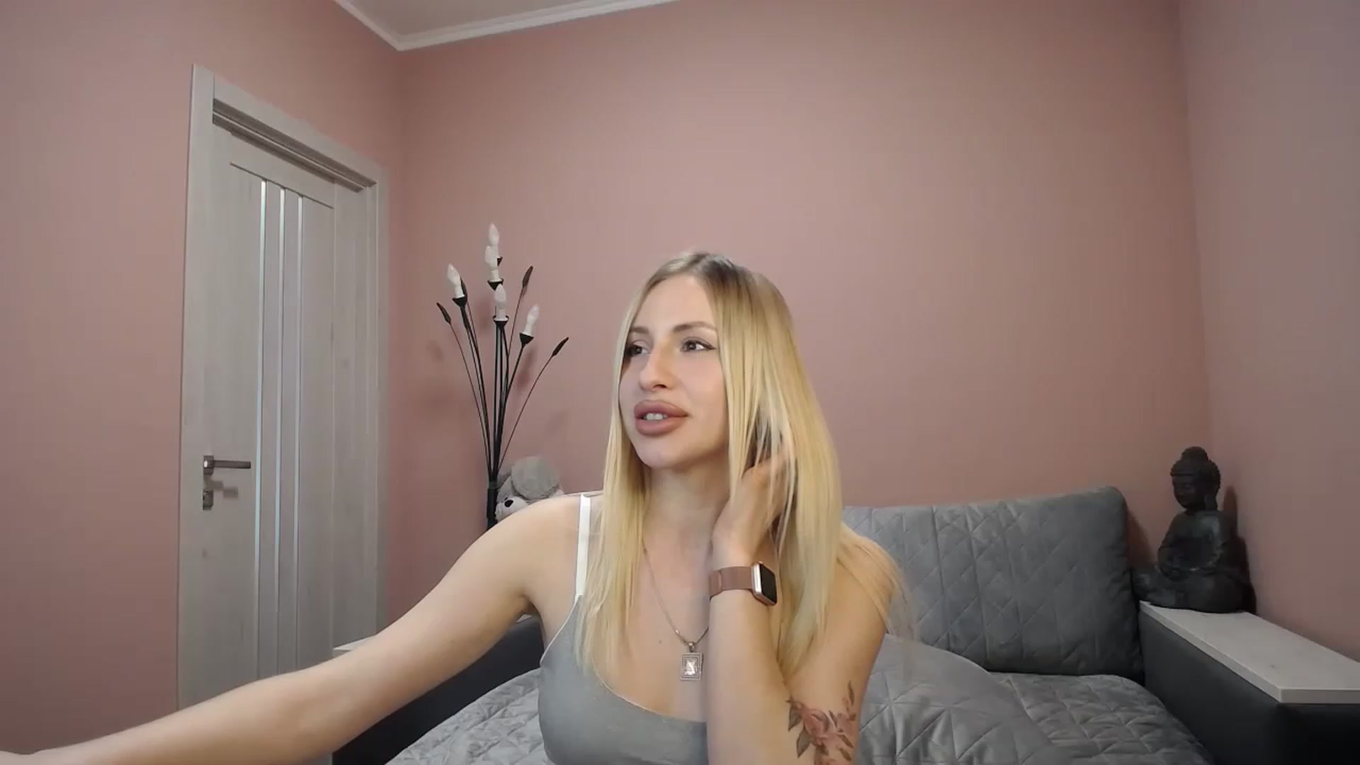 Gallery image thumbnail from KimKalash's myfreecams stream on, 04/29/2023, 12:10 image 1 of 20