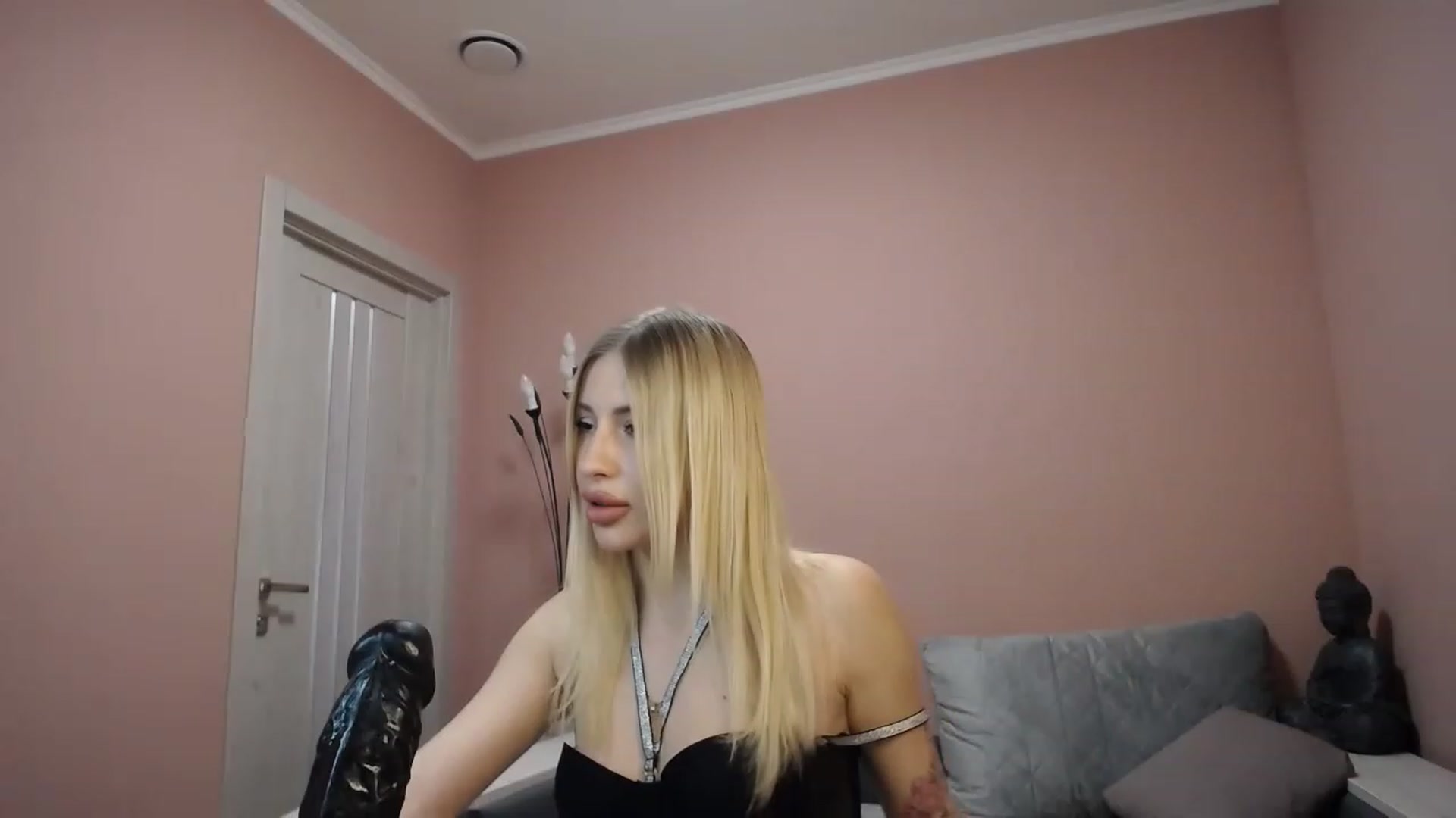 Gallery image thumbnail from KimKalash's myfreecams stream on, 04/30/2023, 10:26 image 9 of 20
