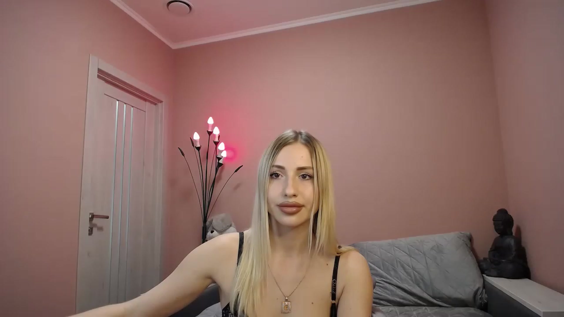 Gallery image thumbnail from KimKalash's myfreecams stream on, 05/09/2023, 11:41 image 2 of 20