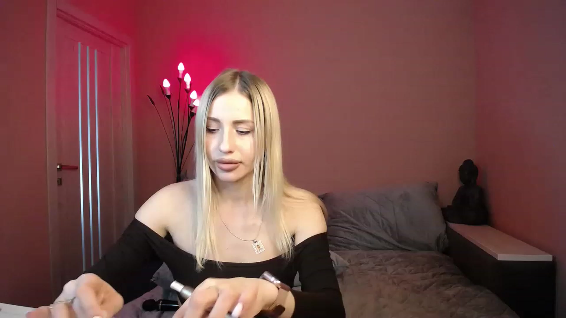 Gallery image thumbnail from KimKalash's myfreecams stream on, 05/09/2023, 12:49 image 4 of 20