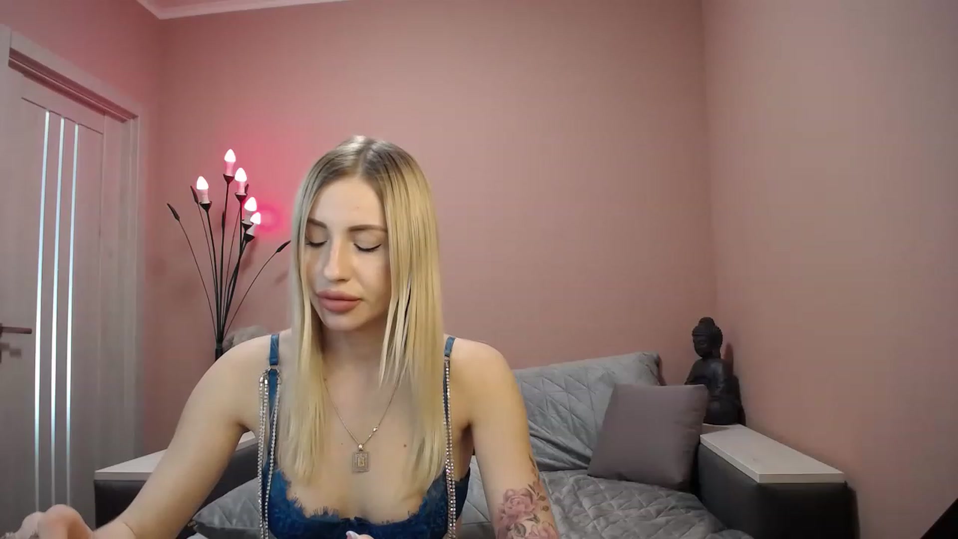 Gallery image thumbnail from KimKalash's myfreecams stream on, 05/10/2023, 10:16 image 8 of 20