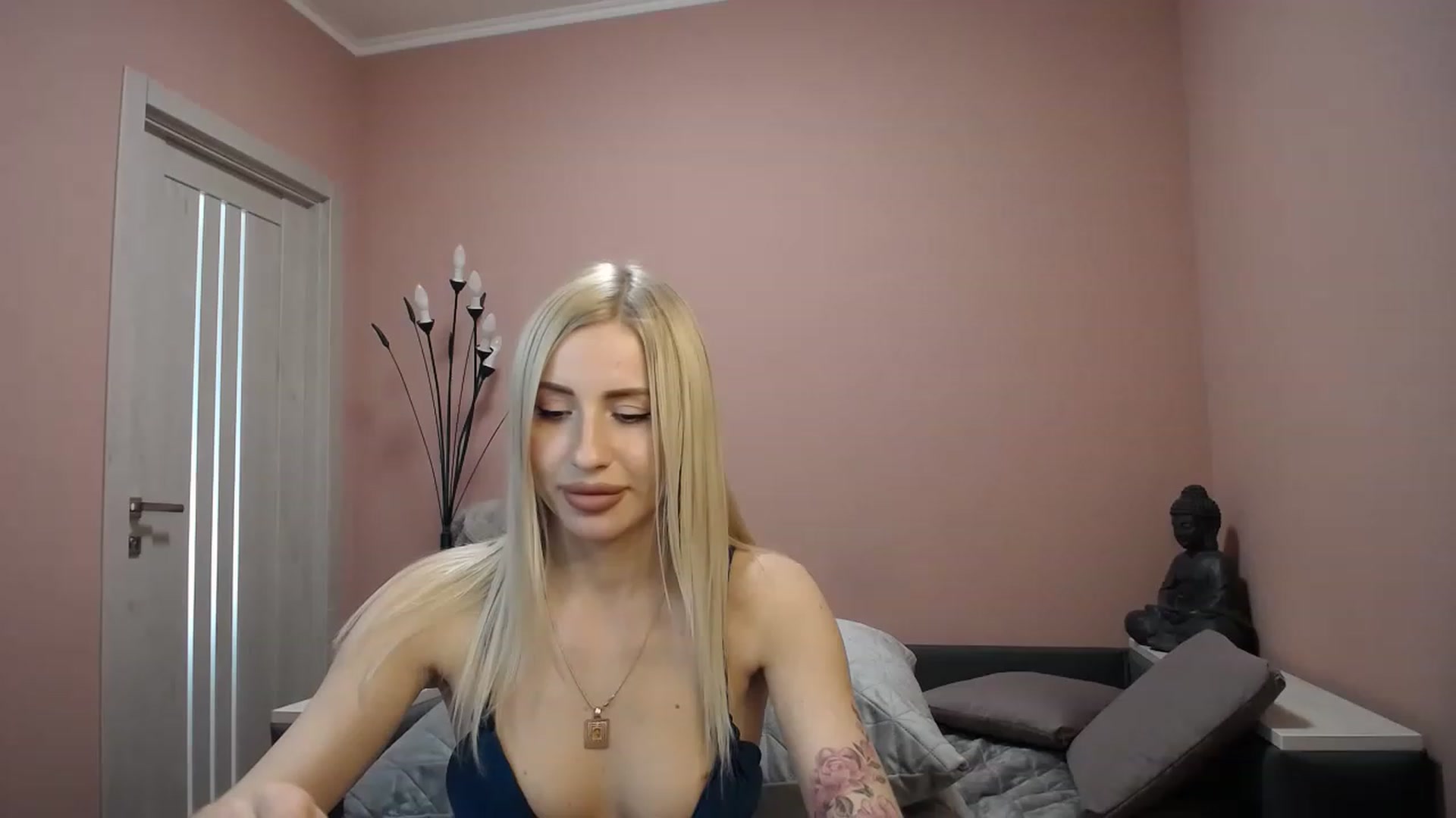 Gallery image thumbnail from KimKalash's myfreecams stream on, 05/14/2023, 11:45 image 1 of 20