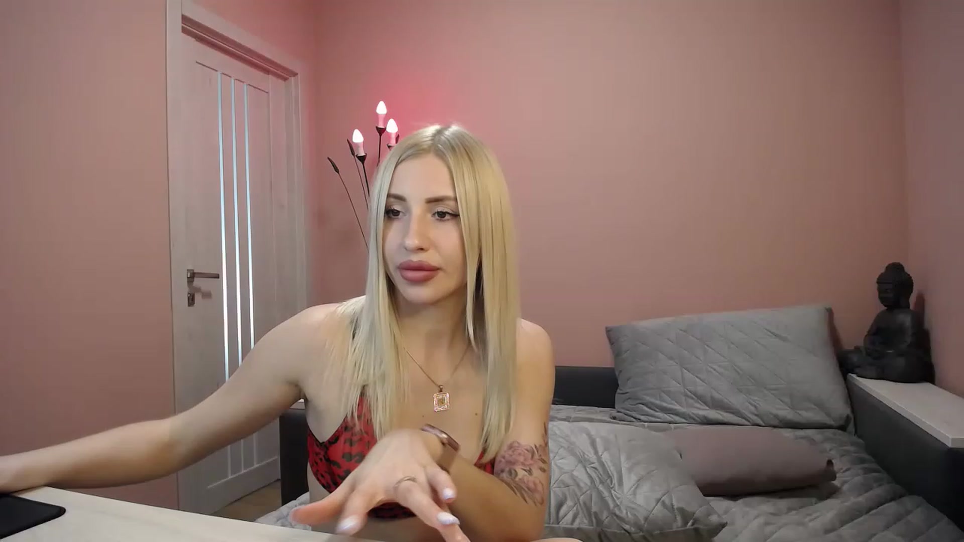 Gallery image thumbnail from KimKalash's myfreecams stream on, 05/17/2023, 11:10 image 15 of 20