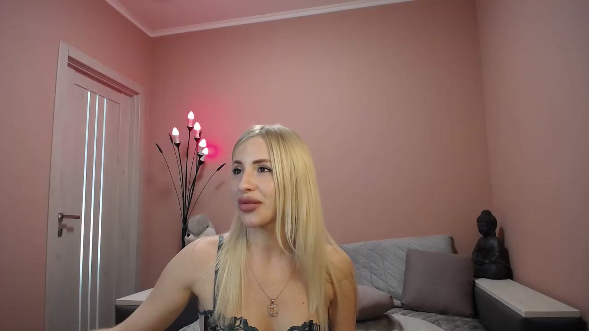 Gallery image thumbnail from KimKalash's myfreecams stream on, 05/20/2023, 10:26 image 9 of 20