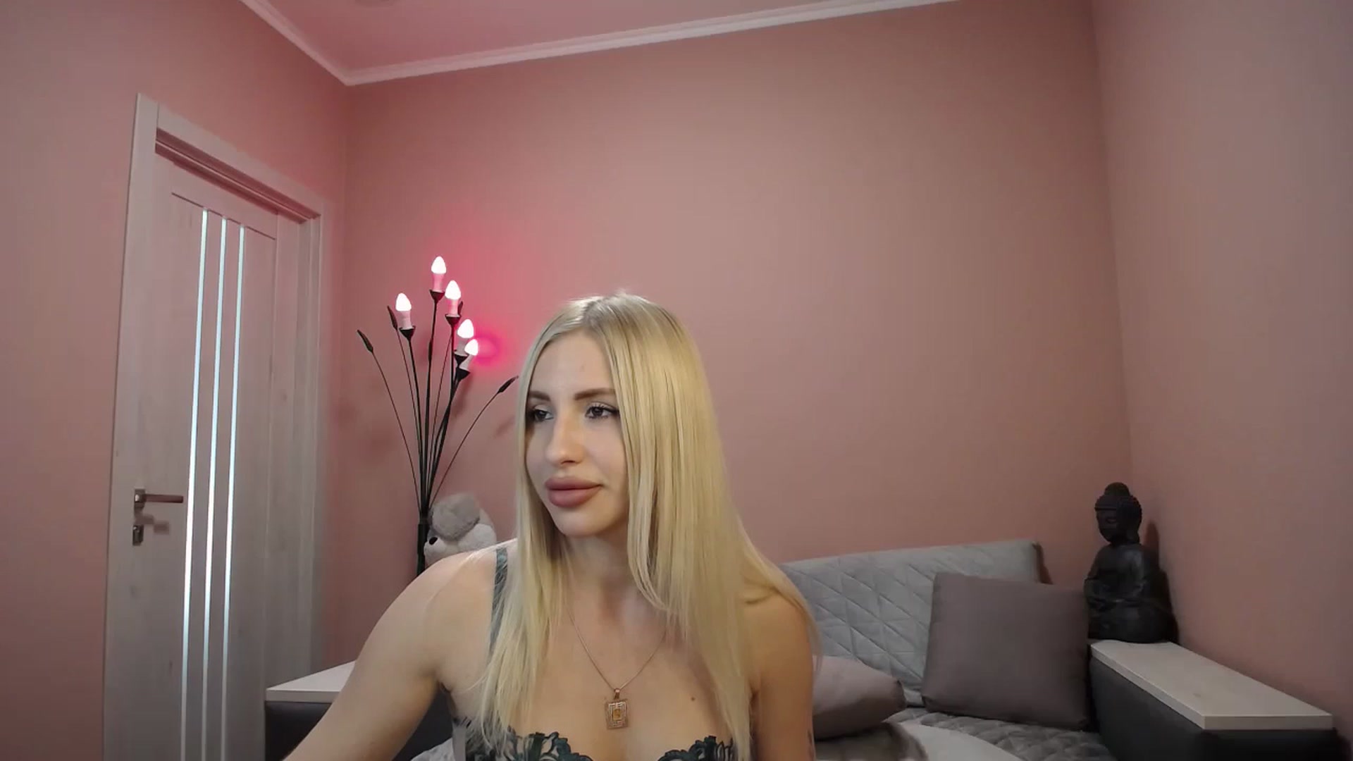 Gallery image thumbnail from KimKalash's myfreecams stream on, 05/20/2023, 10:26 image 8 of 20