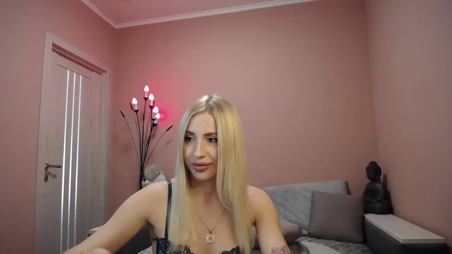 Gallery image thumbnail from KimKalash's myfreecams stream on, 05/20/2023, 10:26 image 10 of 20