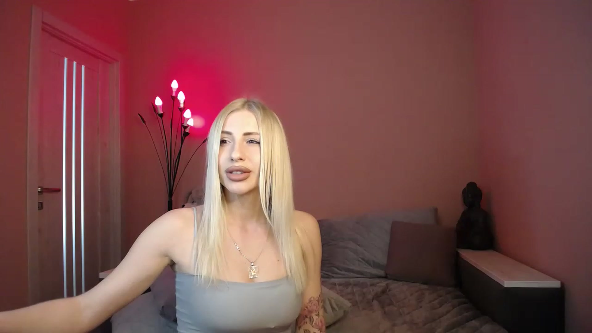 Gallery image thumbnail from KimKalash's myfreecams stream on, 05/22/2023, 12:51 image 9 of 20