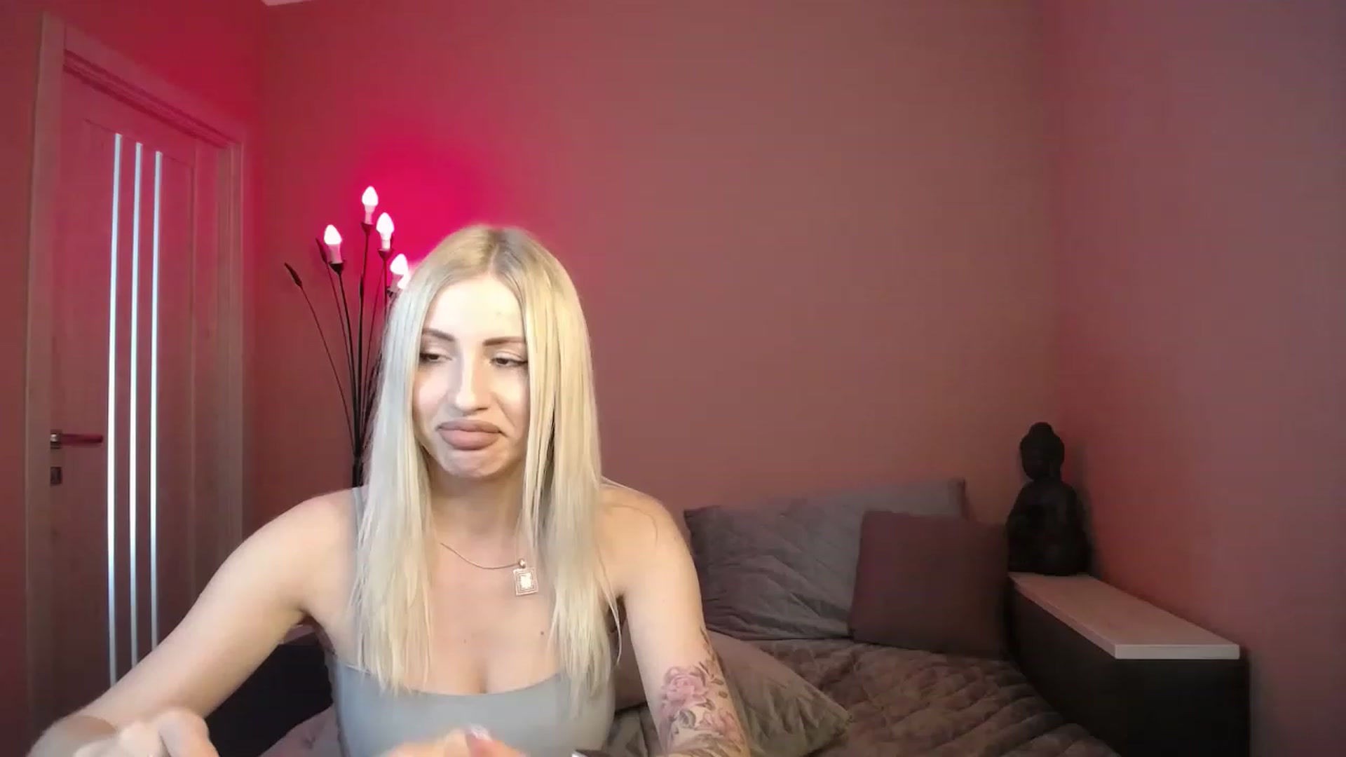 Gallery image thumbnail from KimKalash's myfreecams stream on, 05/22/2023, 12:51 image 17 of 20